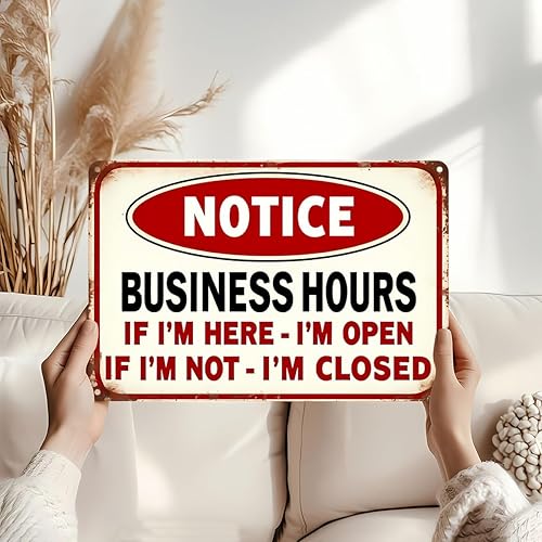 Letrero de metal divertido con texto en inglés "If I'm Here I'm Open", decoración retro de oficina de 8 x 12 pulgadas (LCS 9760) disponible en Yaxa Colombia