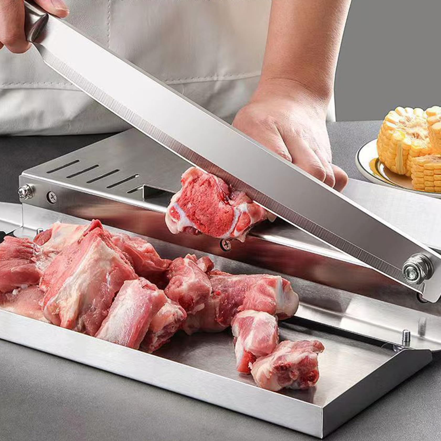 Affettatrice manuale acciaio inox, bilancia e vassoio per alimenti, taglia carne, manico antiscivolo e ventosa, cucina