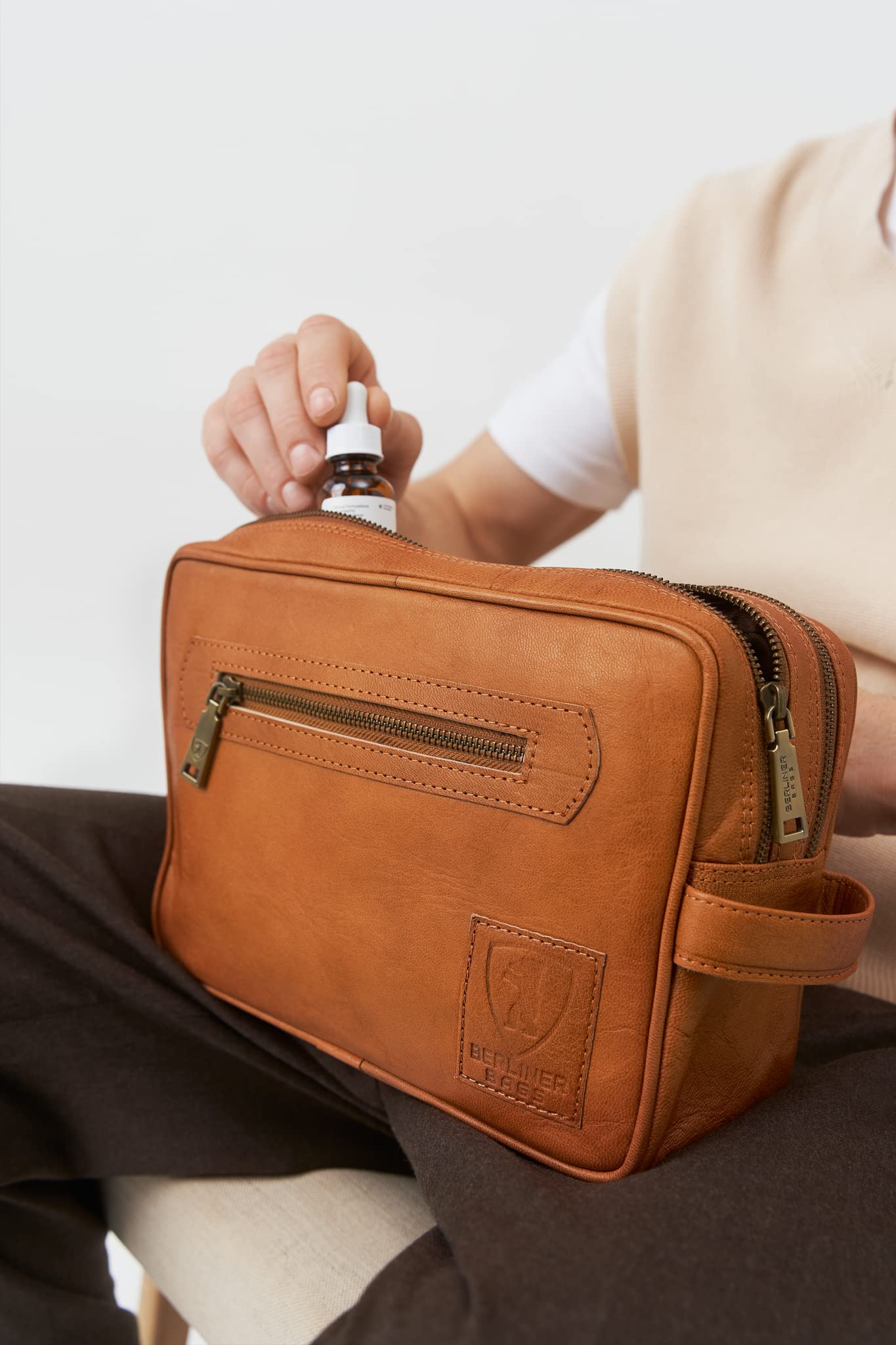 BERLINER BAGS Vintage skórzana kosmetyczka Paul, etui na kosmetyki dla mężczyzn i kobiet na podróż - brązowa, 2 przegródki, 11" x 7.5" x 3.9", Vintage