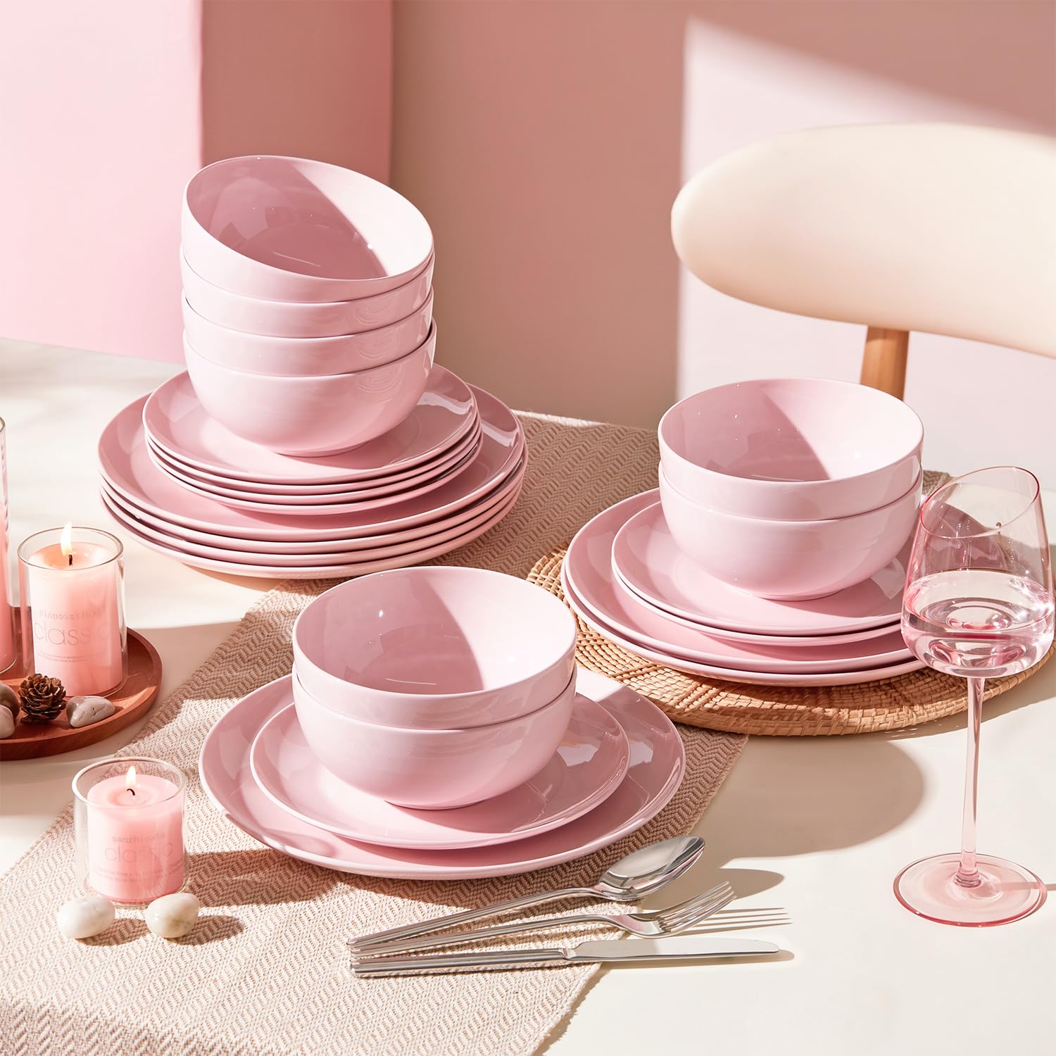 HIKAA Geschirrset 8 Personen, 24-Teiligs Knochenporzellan Geschirr Set, Teller Set Mikrowellen und Spülmaschinenfest, Tafelservice für Zuhause, Hochzeiten, Kombiservice Leicht und Langlebig (Rosa)