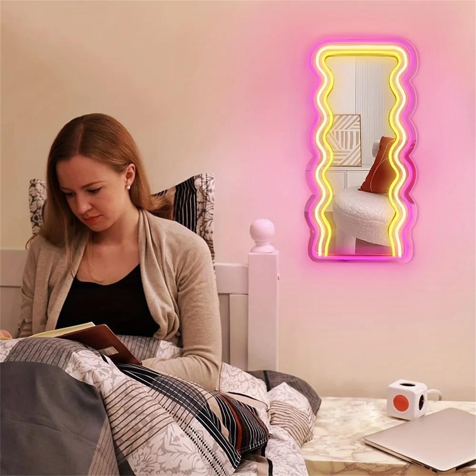 B,Panneau néon LED avec Miroir ondulé alimenté par USB pour Coiffeuse décoration Murale Chambre à Coucher Cadeaux artistiques décoration Table Maquillage Cadeaux d'anniversaire