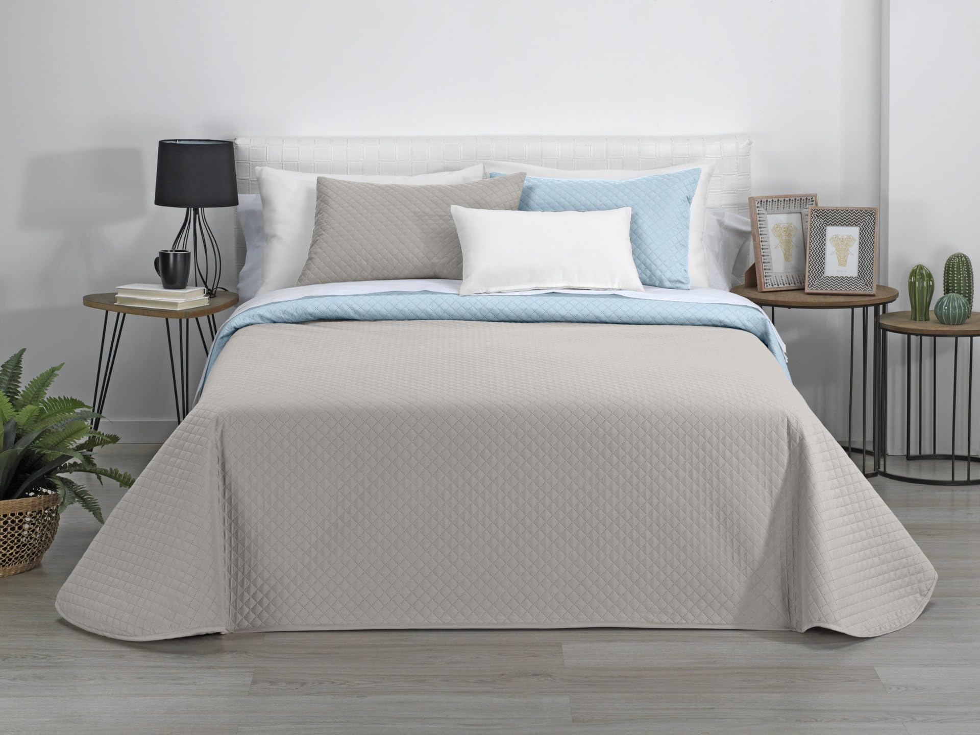Couvre-lit matelassé haut de gamme Estoralis AVA, tissu réversible doux et léger 200 x 270 cm