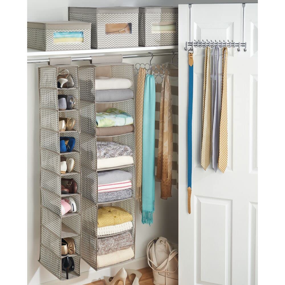 mDesign Organizer Wisz?cy – Wisz?ca Pó?ka do Szafy Wykonana z Materia?u – Organizer na Buty i Akcesoria z 10 Pó?kami – Taupe/Naturalny