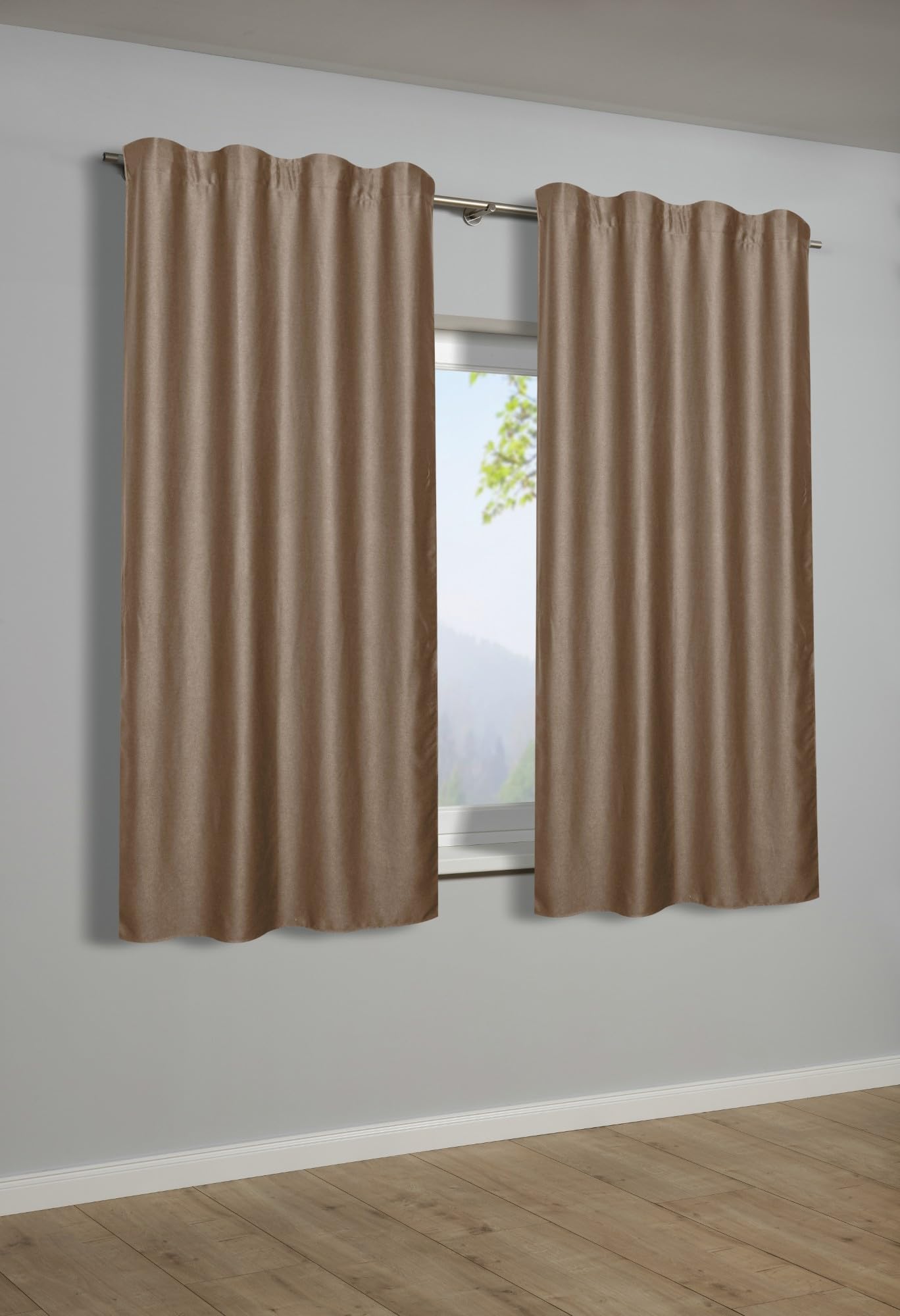 Sehlbach Fertiggardine mit Gardinenband, Blackout glänzende Struktur, Braun, 135 x 245 cm Gardinen, Energiesparend Im Winter, Wärmeabweisend Im Sommer, Schallabsorbierend, Öko-Tex Zertifiziert