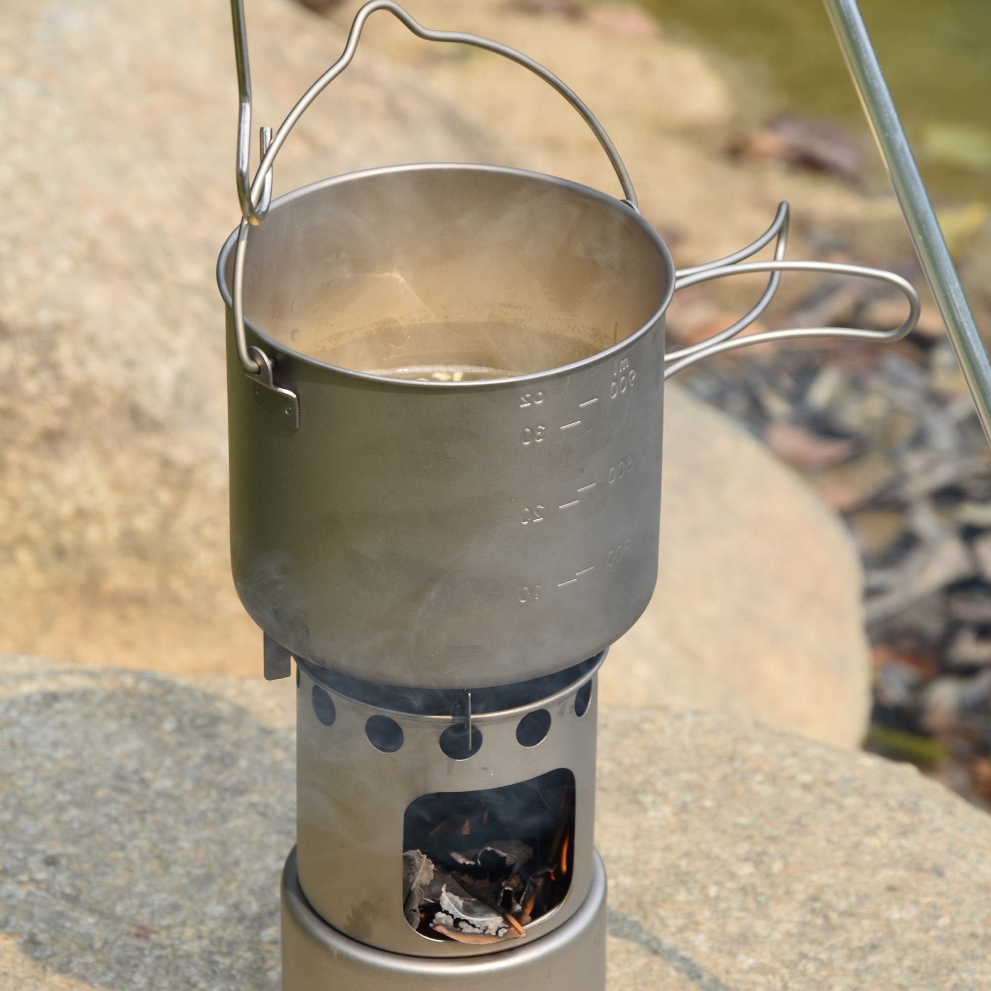 Tentock Pentola Pensile in Titanio con Coperchio e Manico Pieghevole Pentola da Cucina Portatile Ultraleggera da Esterno per Barbecue Campeggio Escursionismo Picnic 1100 ml