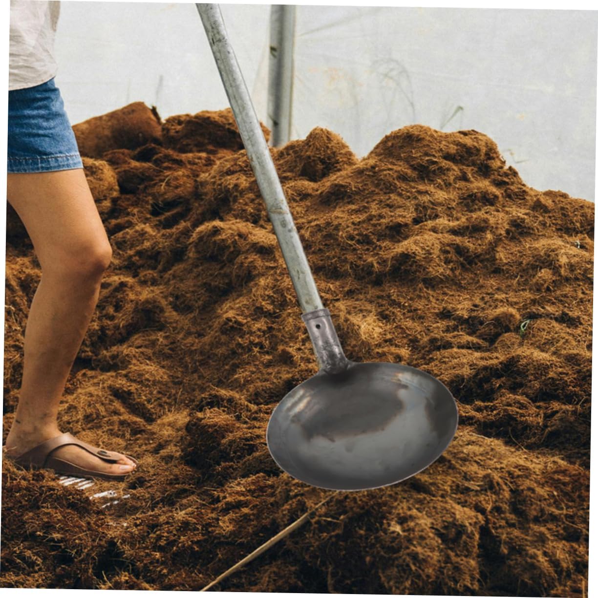 Heavy Duty Metal Dung Scoop Swamp Bucket Cleaning Shovel for Muck Removal
