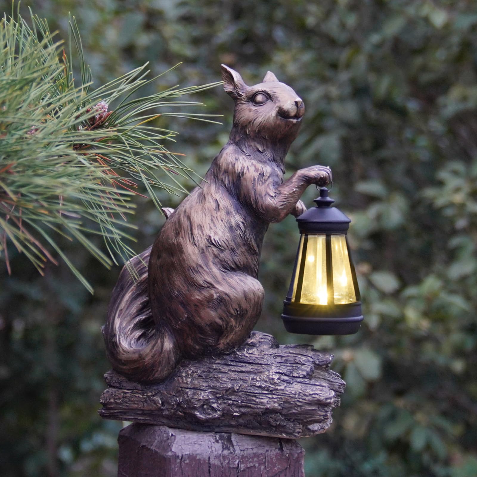 DiliComingSolar Garden Decor Outdoor Statues - Resin Cute Animal Solar Powered LED Garden Light Porcelain Squirrel Decor Yard Decorations Outdoor 8.5 * 4.5 * 11.25 Inch