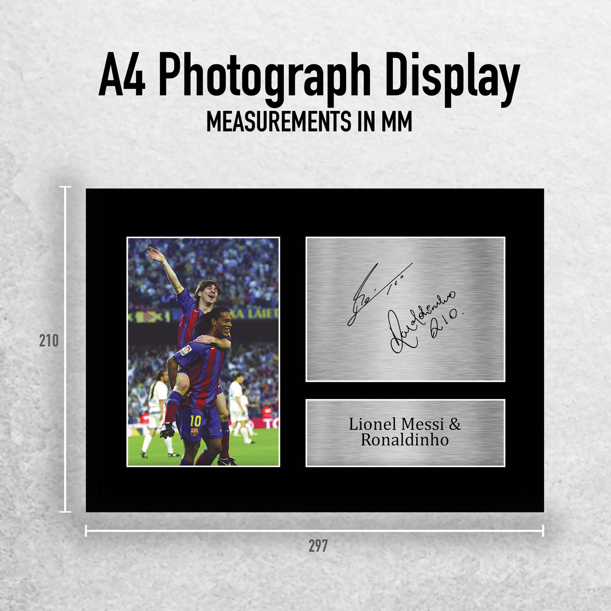 HWC Trading A4 Lionel Messi & Ronaldinho Barcelona Geschenke Gedrucktes Signiertes Autogramm Foto für Fußball Anhänger and Fans - A4