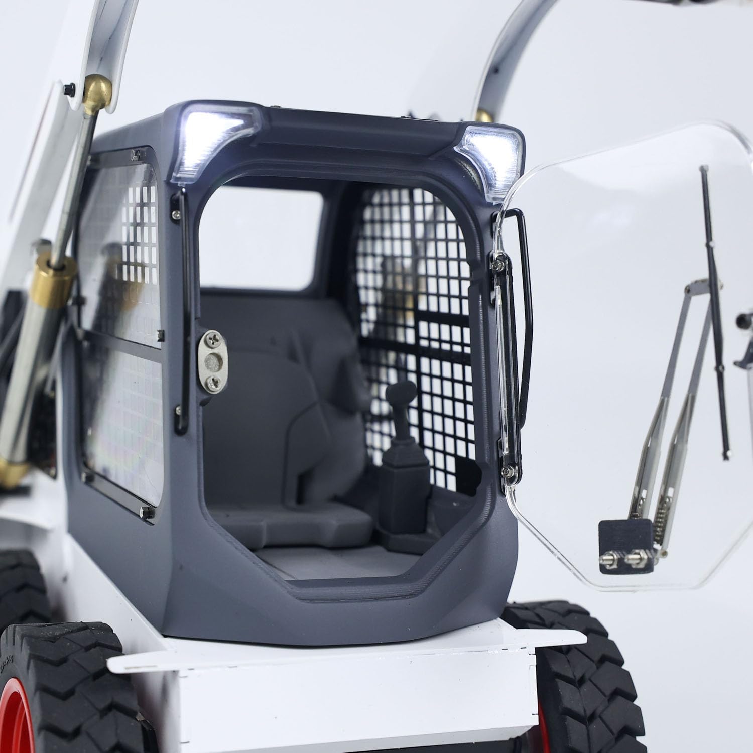 1/14 RC Hydraulic Skid-Steer Loader SM450 RC Wheeled Loader Construction Vehicle Sound Light I6S Radio Controller