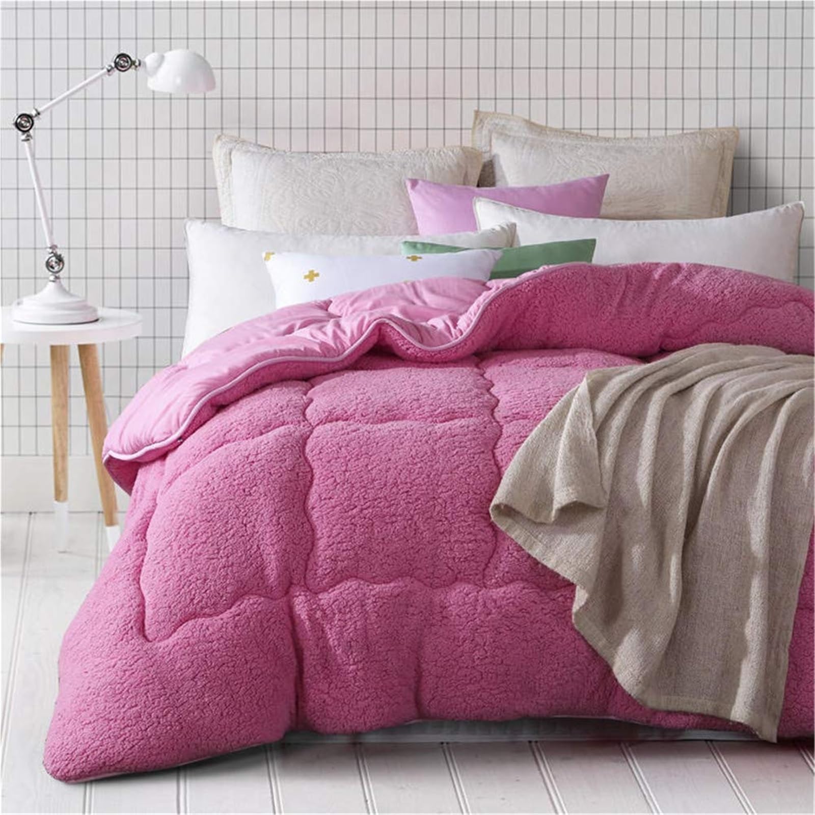 Luxury Plush Warm Comforter，Super Warm Lamb Quilt Winter Blanket, Luxury Flannel Fleece Thick Bed Blanket(Pink,180x220cm(3KG))