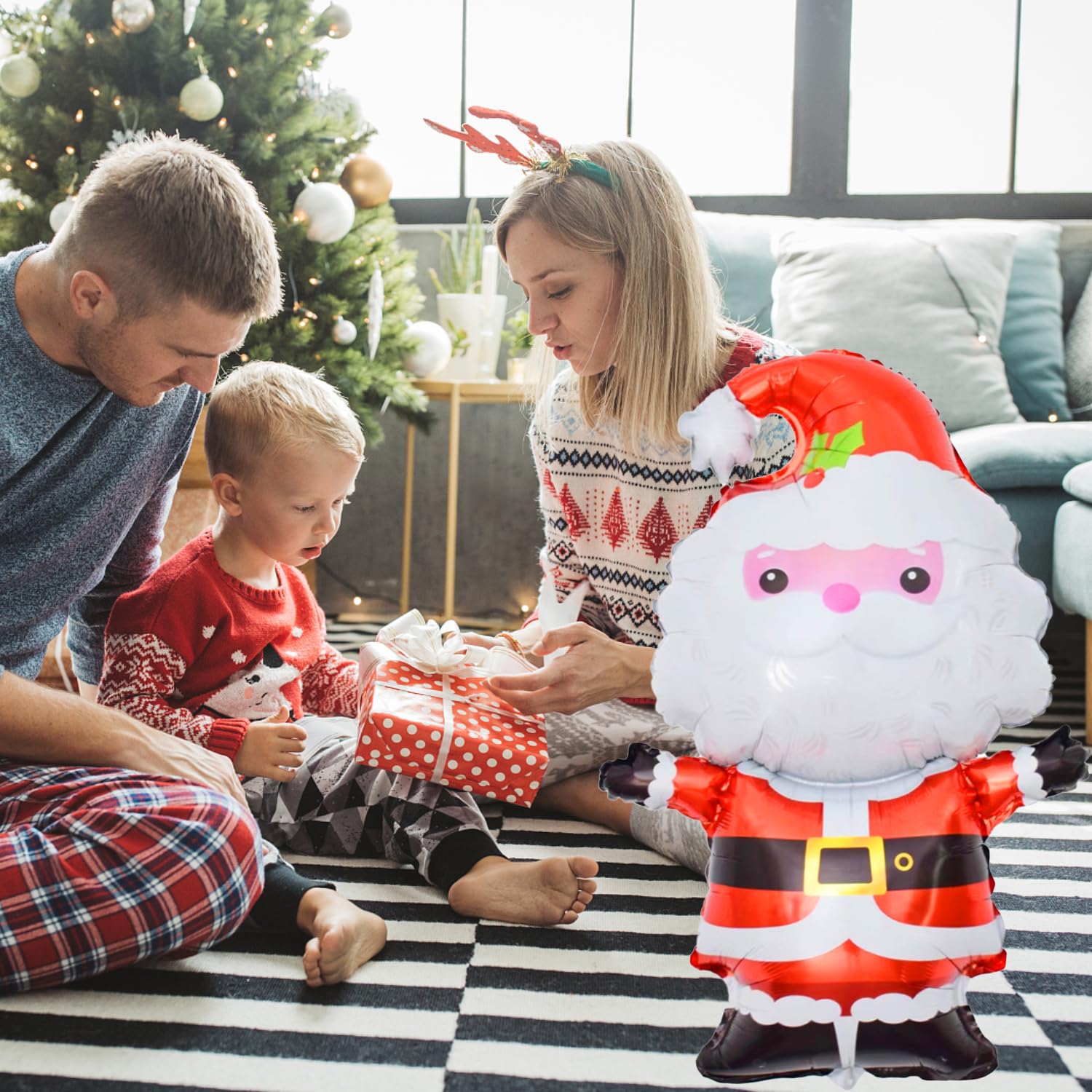 DVOFU 4Pieces Christmas Santa Shaped Foil Balloon Classic Holiday Balloons Hug Santa Claus Cute Xmas Party Decorations for Kids Photo Props - Image 4