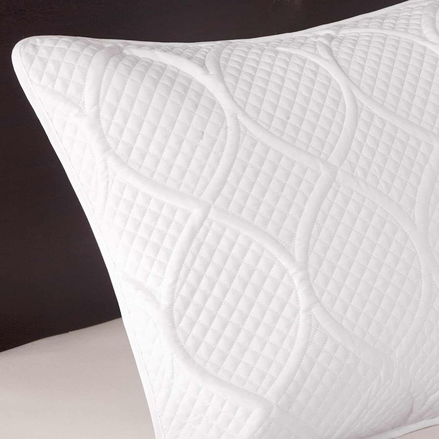 Madison Park Corrine King/Cal King Size Quilt Bedding Set - White, Patterned Texture – 3 Piece Bedding Quilt Coverlets – Ultra Soft Microfiber Bed Quilts Quilted Coverlet