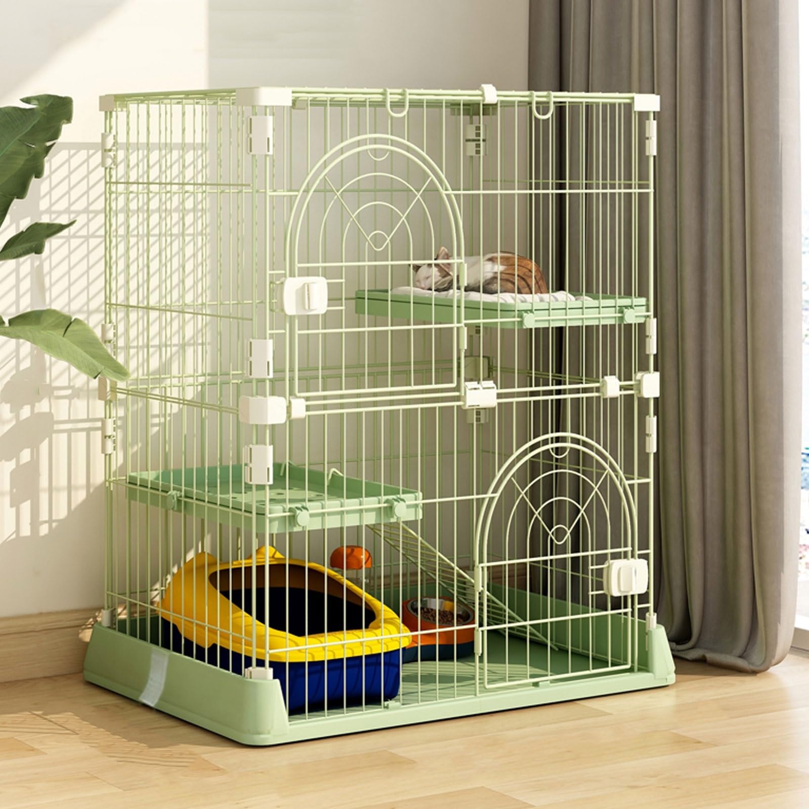 Cage pour chinchilla spacieuse résolvant le manque d'espace de jeu intérieur