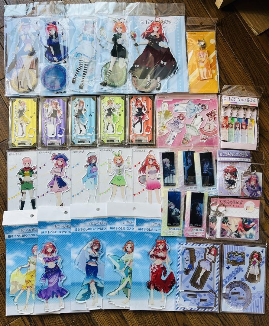 Amazon.co.jp: 五等分の花嫁 60点以上 アクリルスタンド 缶バッジ 