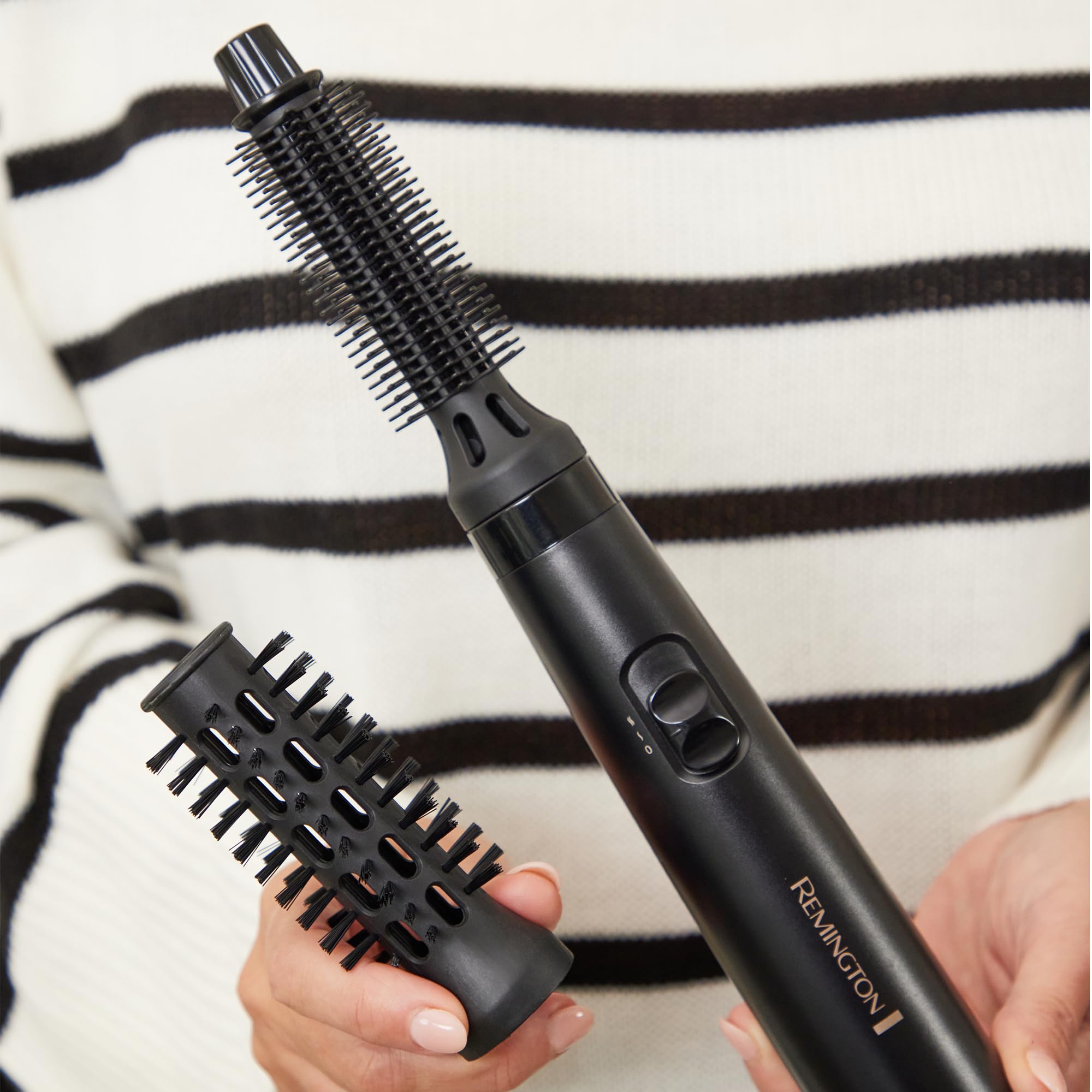 Remington Brosse Soufflante [Idéale Cheveux Courts] Blow Dry & Style (400W, Température variable, 2 brosses rondes 19 et 25mm, Cordon Rotatif) AS7100