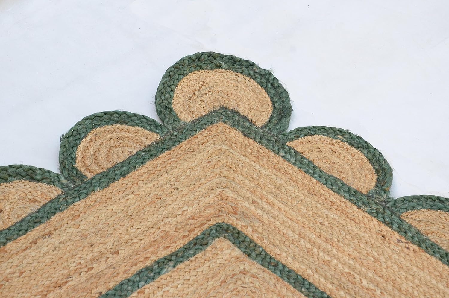 Handwoven Natural Jute Rug Braided Area Rug Nonslip & Durable Carpet with Designer Border for Home Floor Decor (Green, 10x13 Inch)