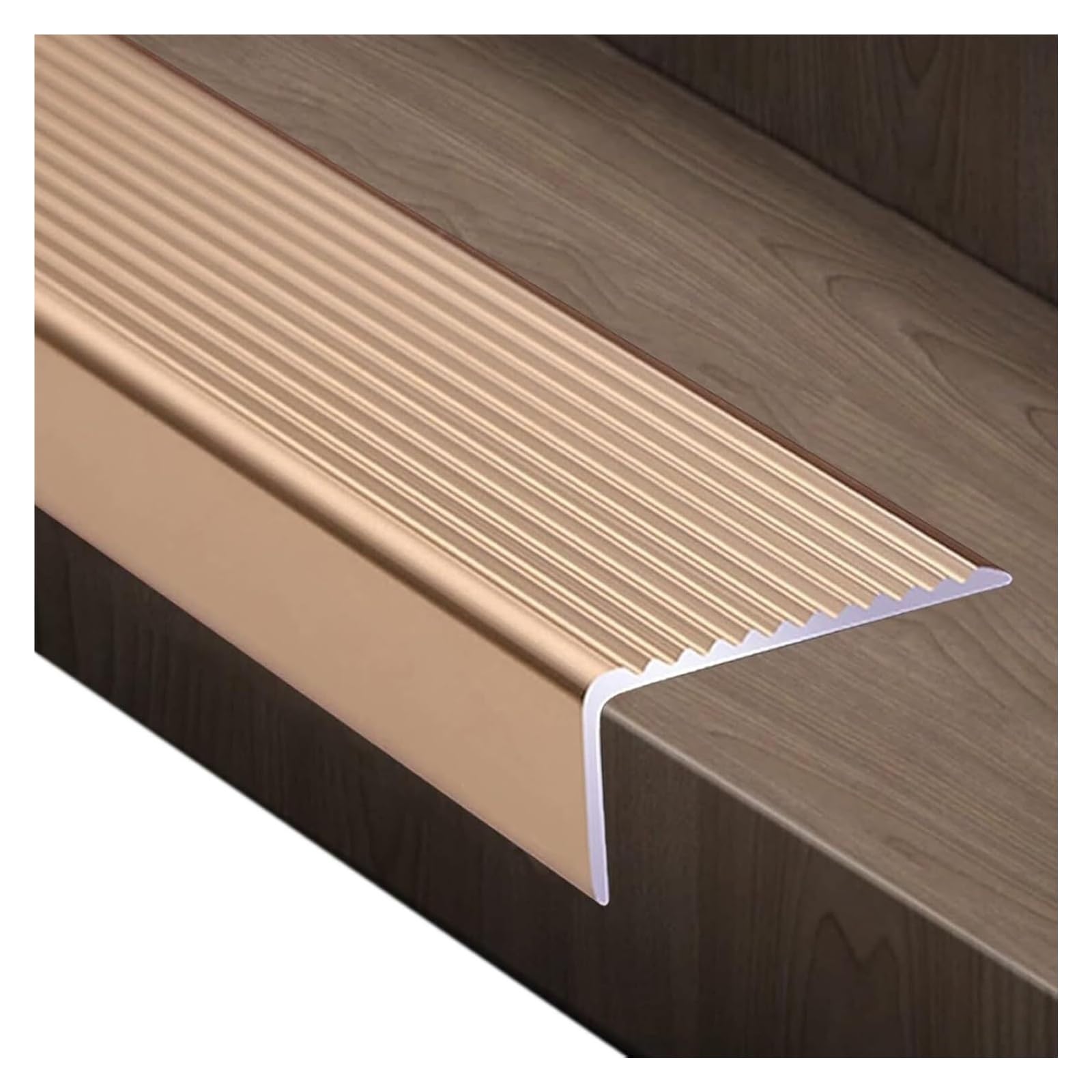Borde de aluminio for escalones interiores que renueva su escalera de madera