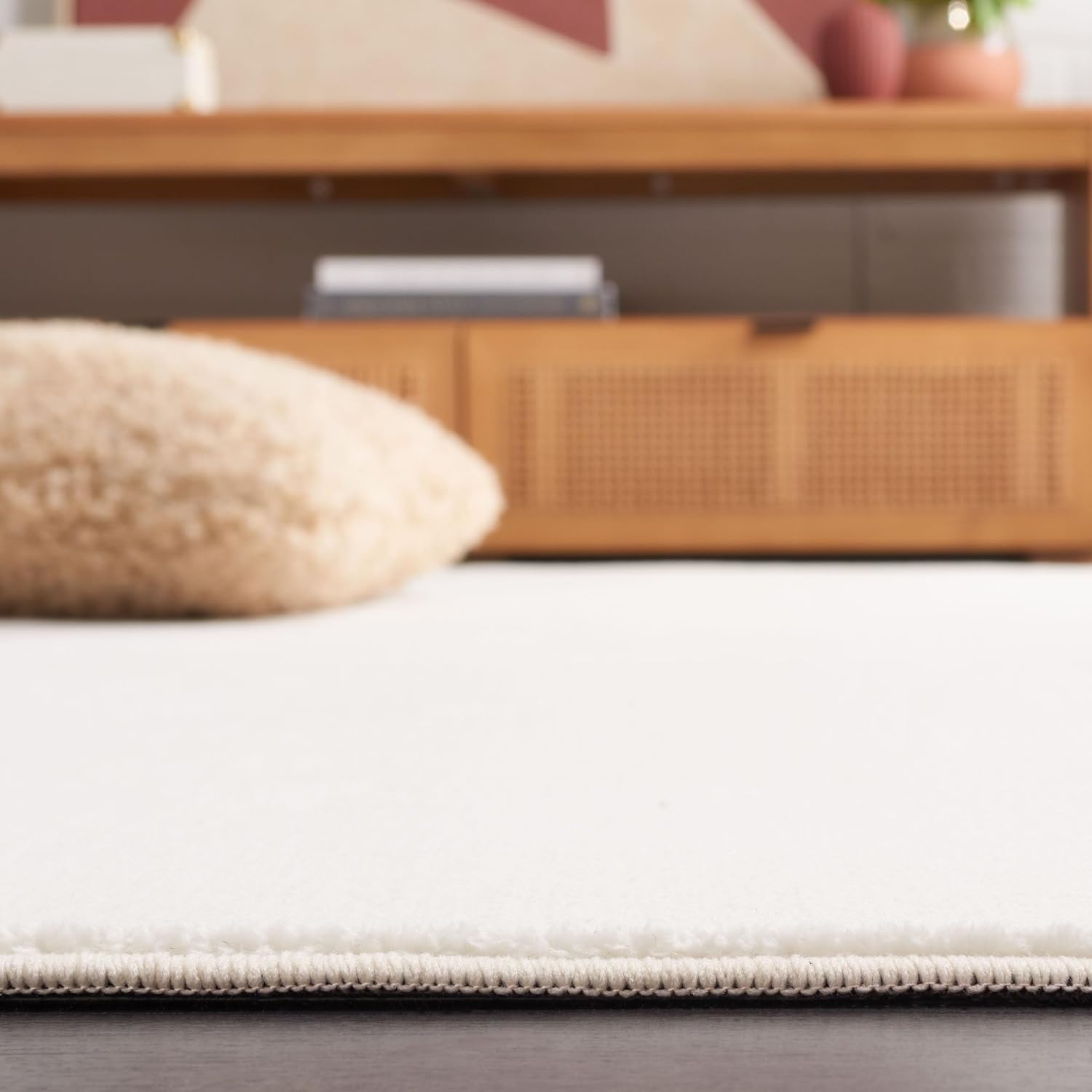 SAFAVIEH Washable Rug Loft Collection - 6' Square, Ivory, Slip Resistant & Easy Cleaning, Ideal for Living Room, Bedroom, Home Office, Nursery, Kids Playroom, Dining Space (LFT315A)