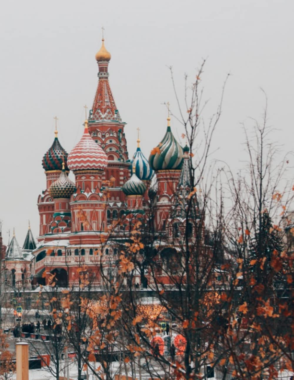 Themed College Ruled Notebook: Kremlin in Moscow, Russia - 120 Pages