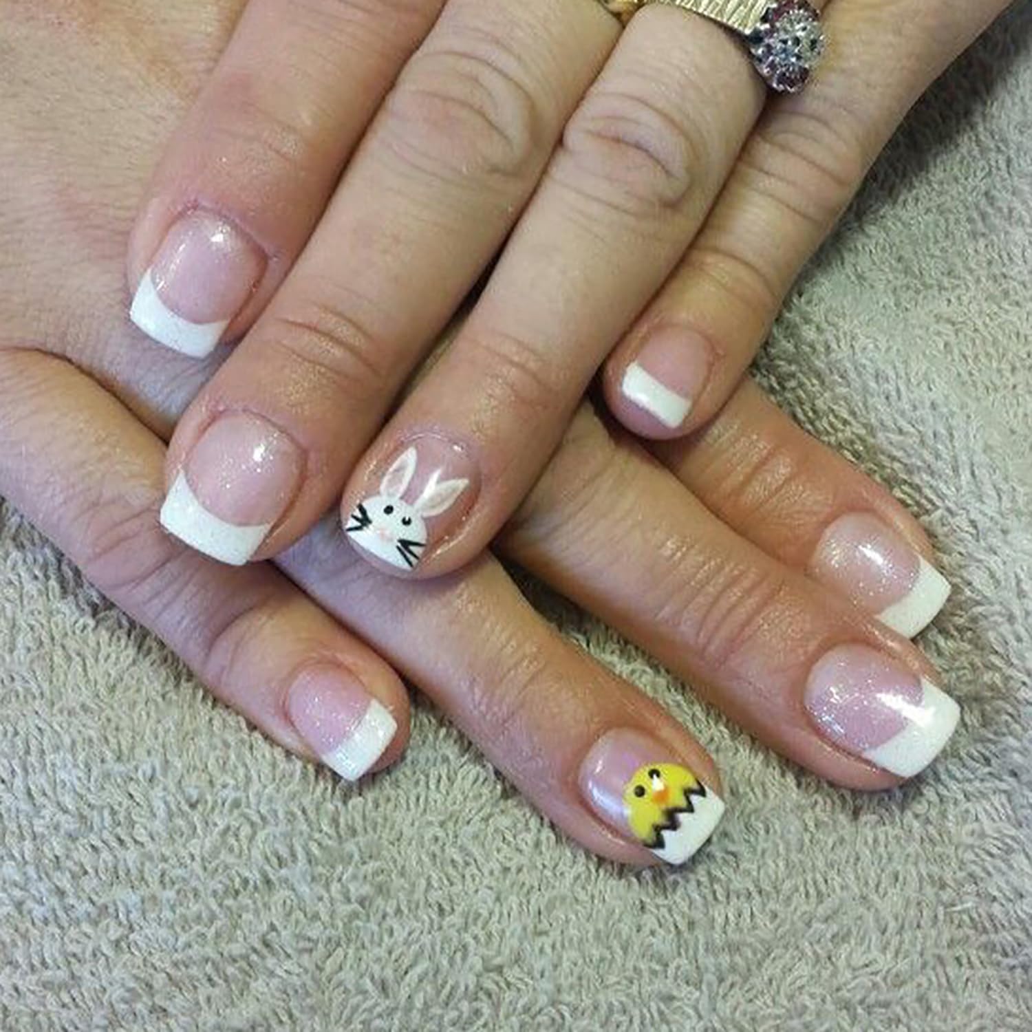 24Pcs Easter Fake Nails White French Tip Press on Nails Short Square False Nails Cute Chick Glue on Nails Cartoon Bunny Acrylic Nails White Rabbit