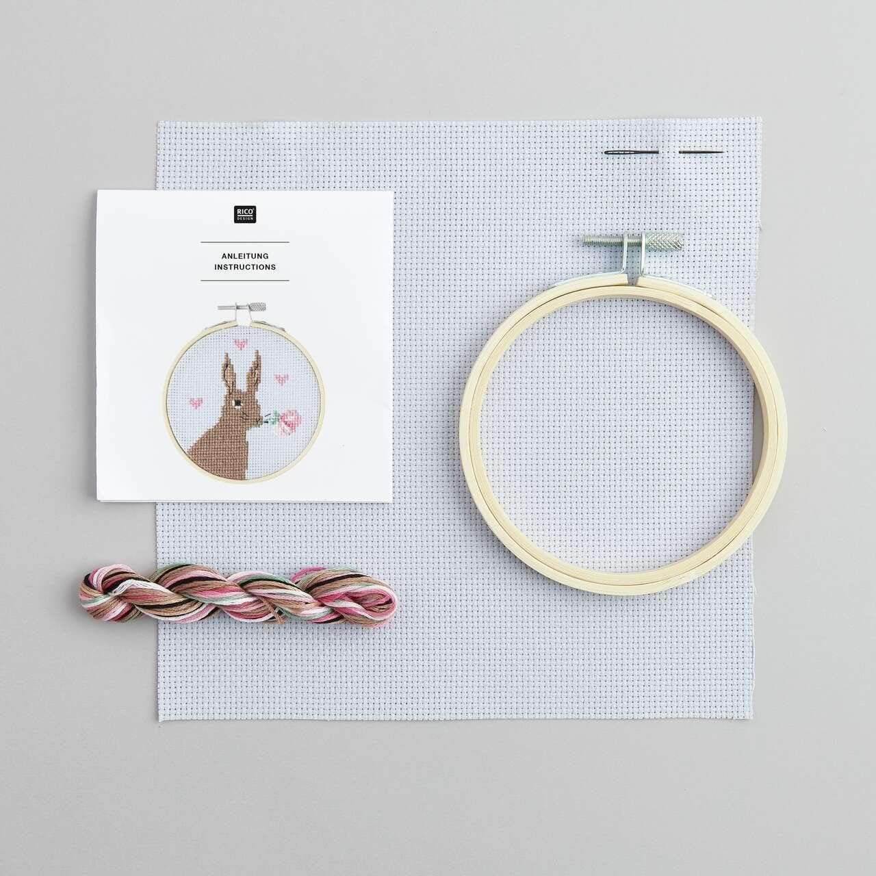 Stickpackung Gezählter Kreuzstich, Romantischer Hase, Ø10cm