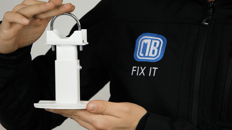 Paar muurbeugels voor aluminium radiatoren - Witte ABS-afdekking en plastic isolatoren - Maximale capaciteit 50 kg per bevestiging - 2 stuks