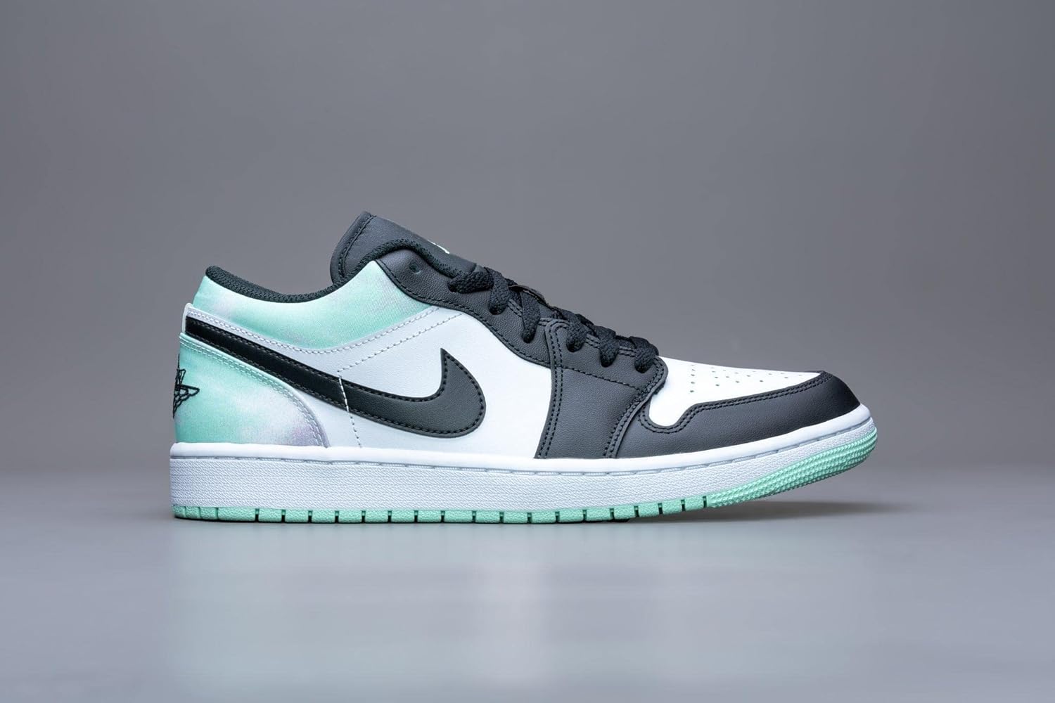 Jordan Men's Low Tie-Dye Sneakers Size 10