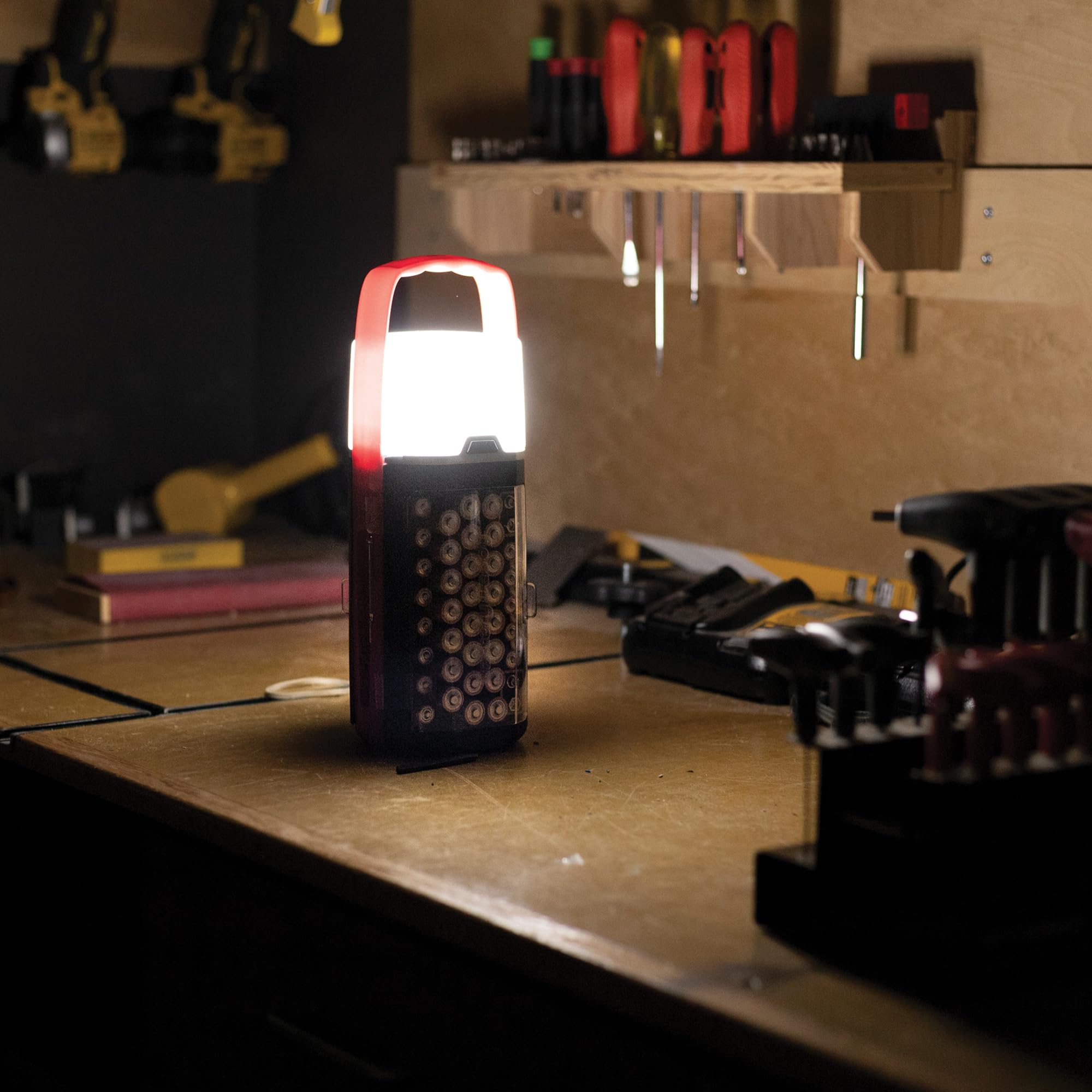 Amazon.com: Ontel Battery Daddy Lantern, 2-in-1 Battery Powered