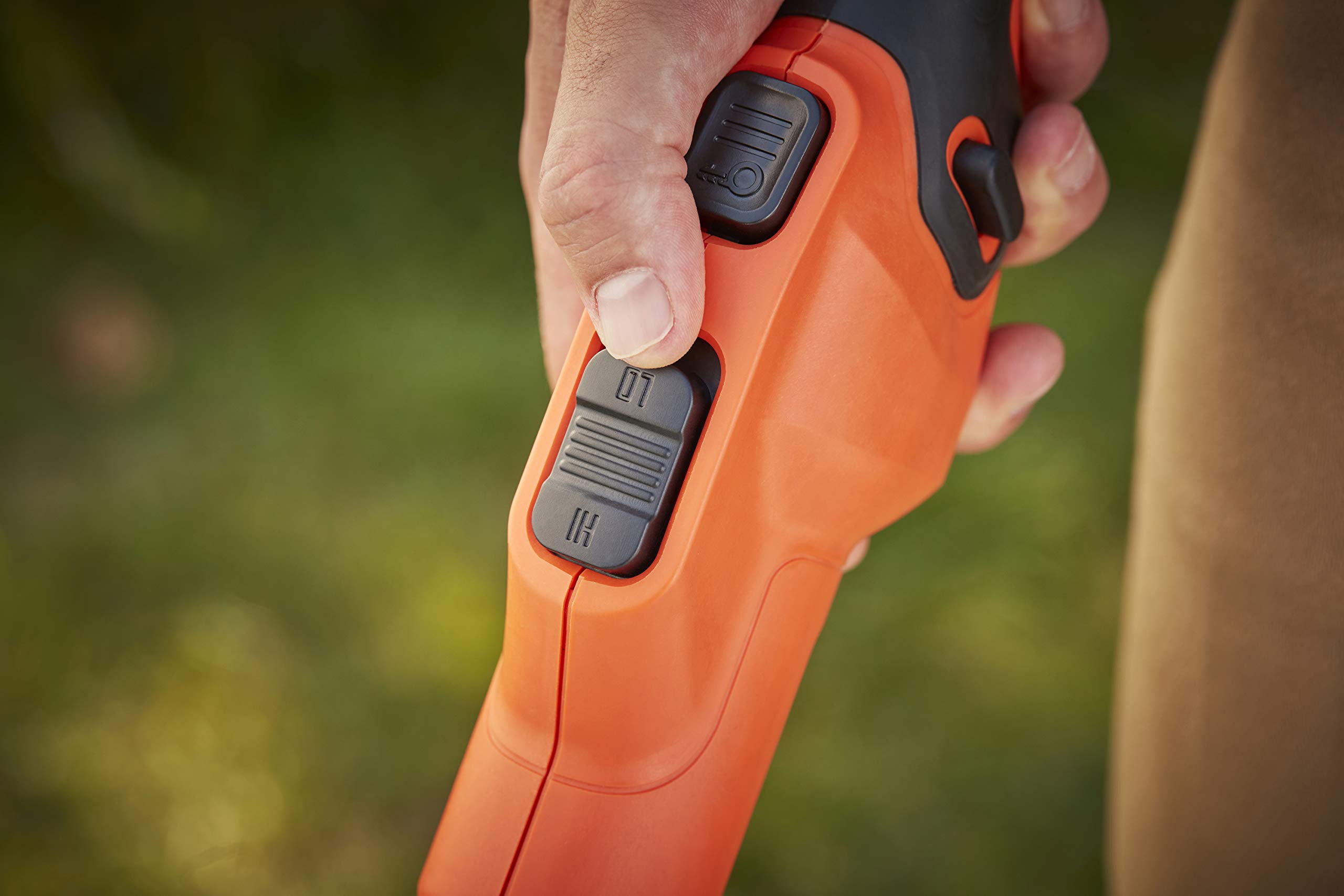 BLACK+DECKER Coupe-Bordures 33cm Sans Fil 36V 2,5 Ah POWERCOMMAND Tête Pivotante 180° - Tube Télescopique - 2 Poignées BCSTE636L1-QW