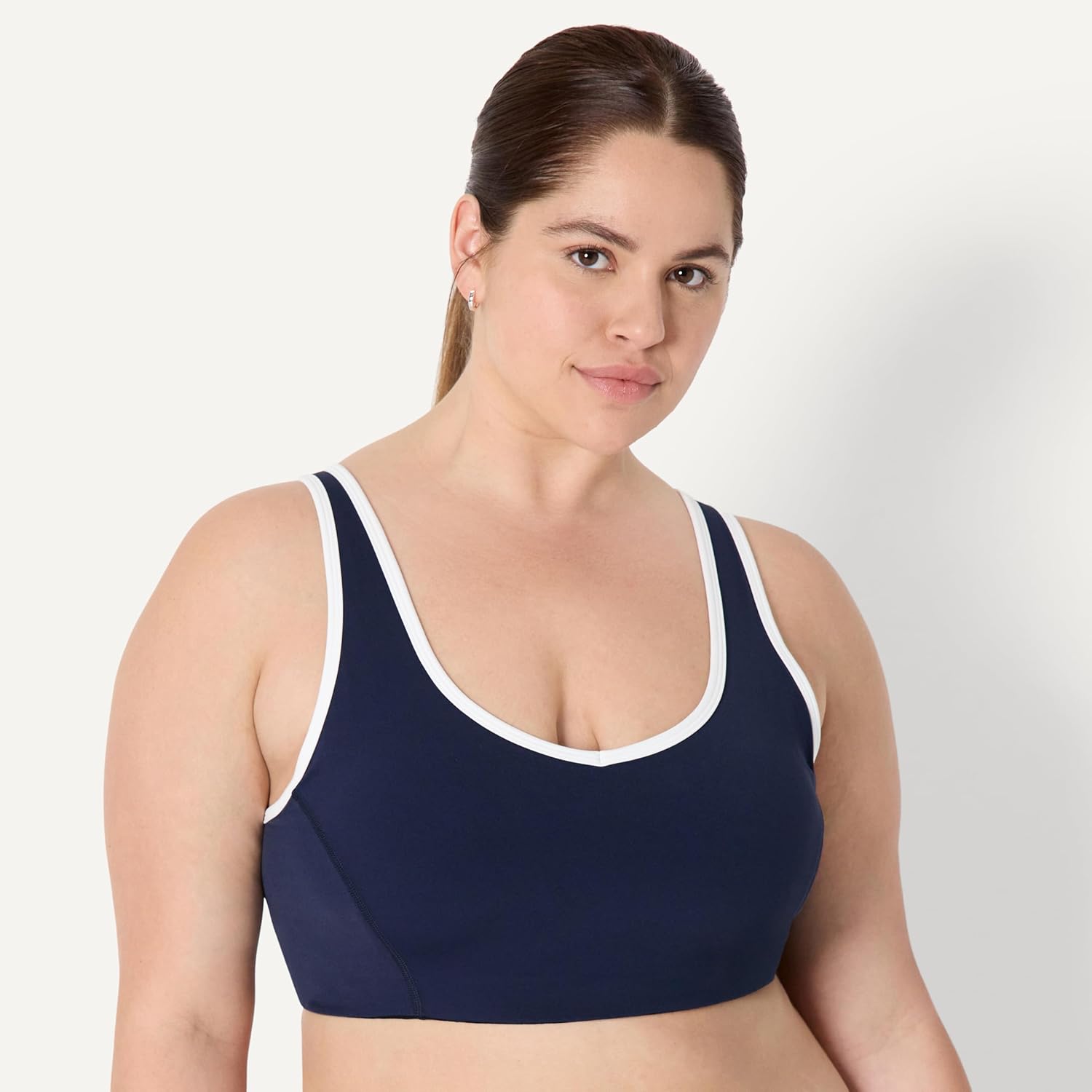 Amazon Essentials Women's Active FormFlex Buttery Soft Light Support V-Neck Sports Bra with Contrast Trim - Image 6