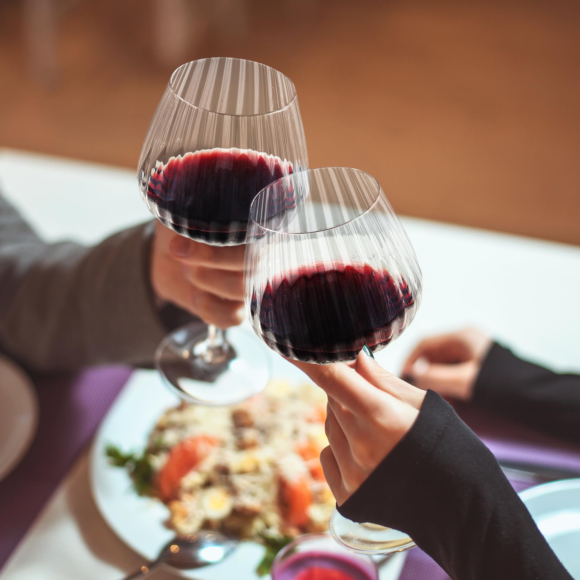 Joeyan Soufflé à la Main Verre a Vin en Cristal,Verres à Vin Blanc de Dégustation Nervuré,Grand Verres à Vin Rouge à Pied Transparent,pour Mariage et Fête,560 ML,Lot de 2