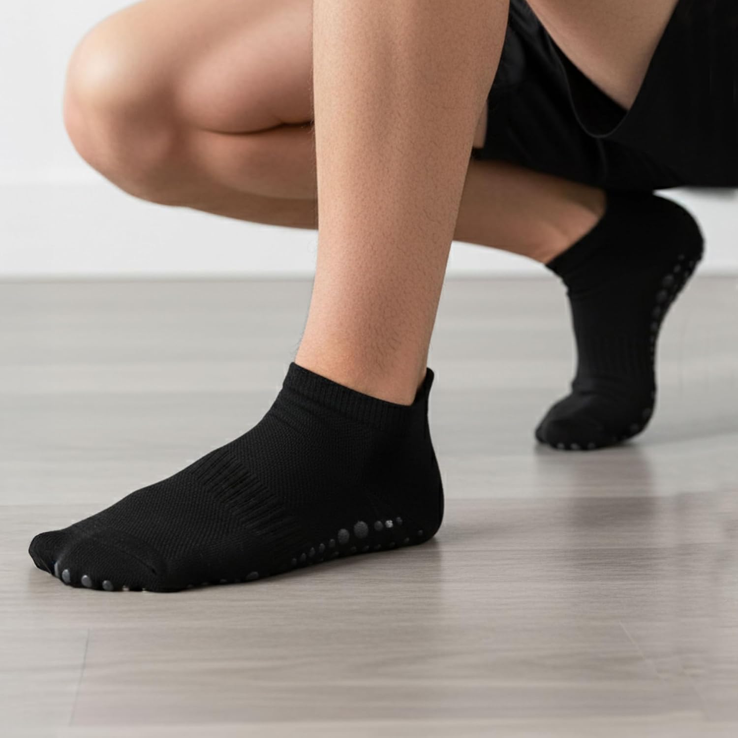 AMELLE Mid Crew Women’s Pilates Socks With Grips Non-slip Cushioned Sole Arch Support Grippy Yoga, Barre, Gym & Athletic Sock