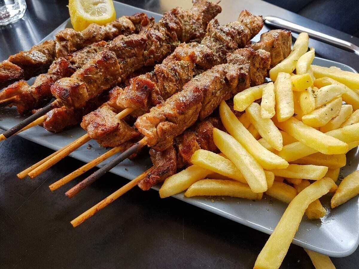 Mastro Spiedino CUBO Fabbrica ARROSTICINI 56 PCS Perfetto Per Feste, Barbecue Frutta Carne Kebab Barbecue SOUVLAKY Fatti a Mano prodotto in ACCIAIO, Crea Autentici Arrosticini Abruzzesi