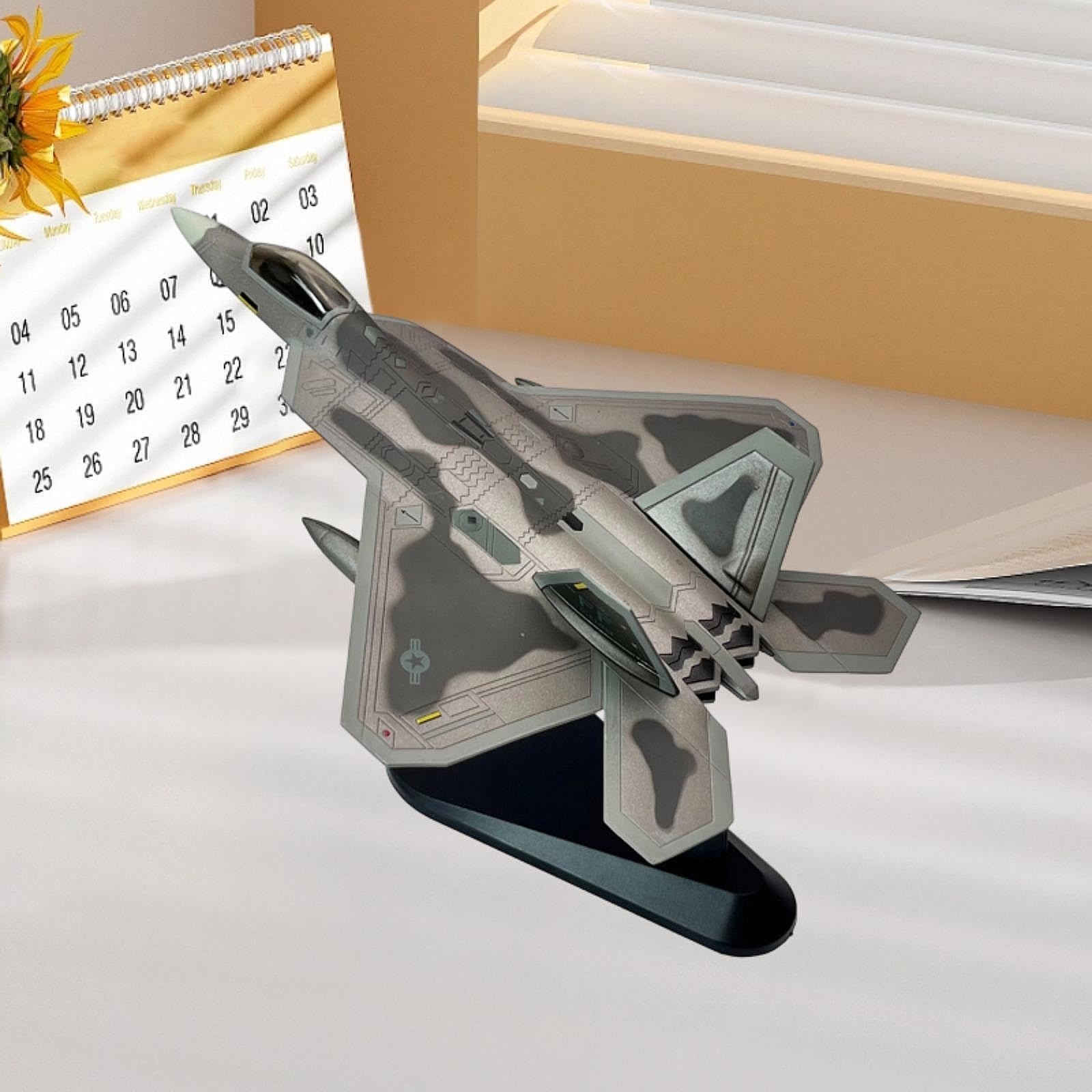 Gralara Fighter Model Modelo de Avión a Escala 1/100 Hecho en Aleación Resistente Kit Desmontable Engranaje Fijo y Realista Adecuado para Aficionados