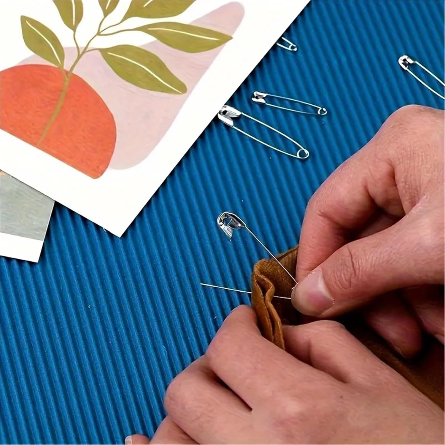 Safety Pins 5Box 260Pcs/BOX Different Sizes to Meet a Variety of Needs, Silver Safety pin, Sharp Clothes, Sewing kit