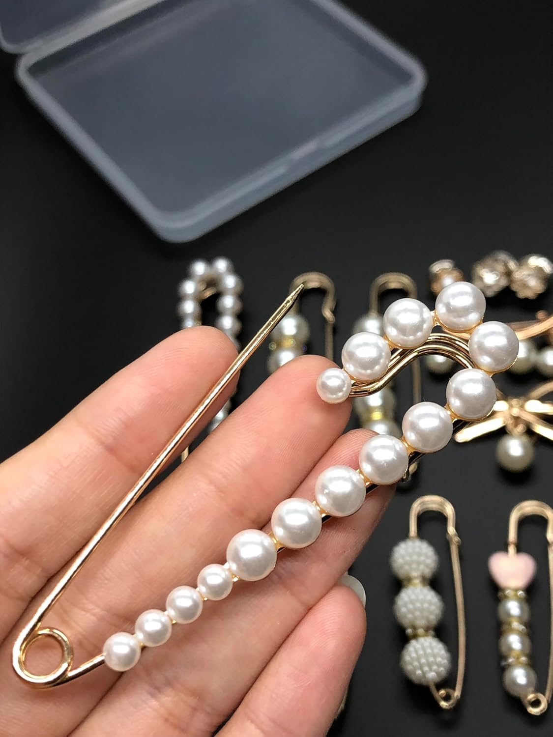 15 PCS Pearl Brooch Pins,Safety Pins for Pant Waist Tightener,Charms for Socks Safety Pins, Pearl Rhinestones Brooches for Clothing Dress Skirt Cardigan Collar Scarves Jackets