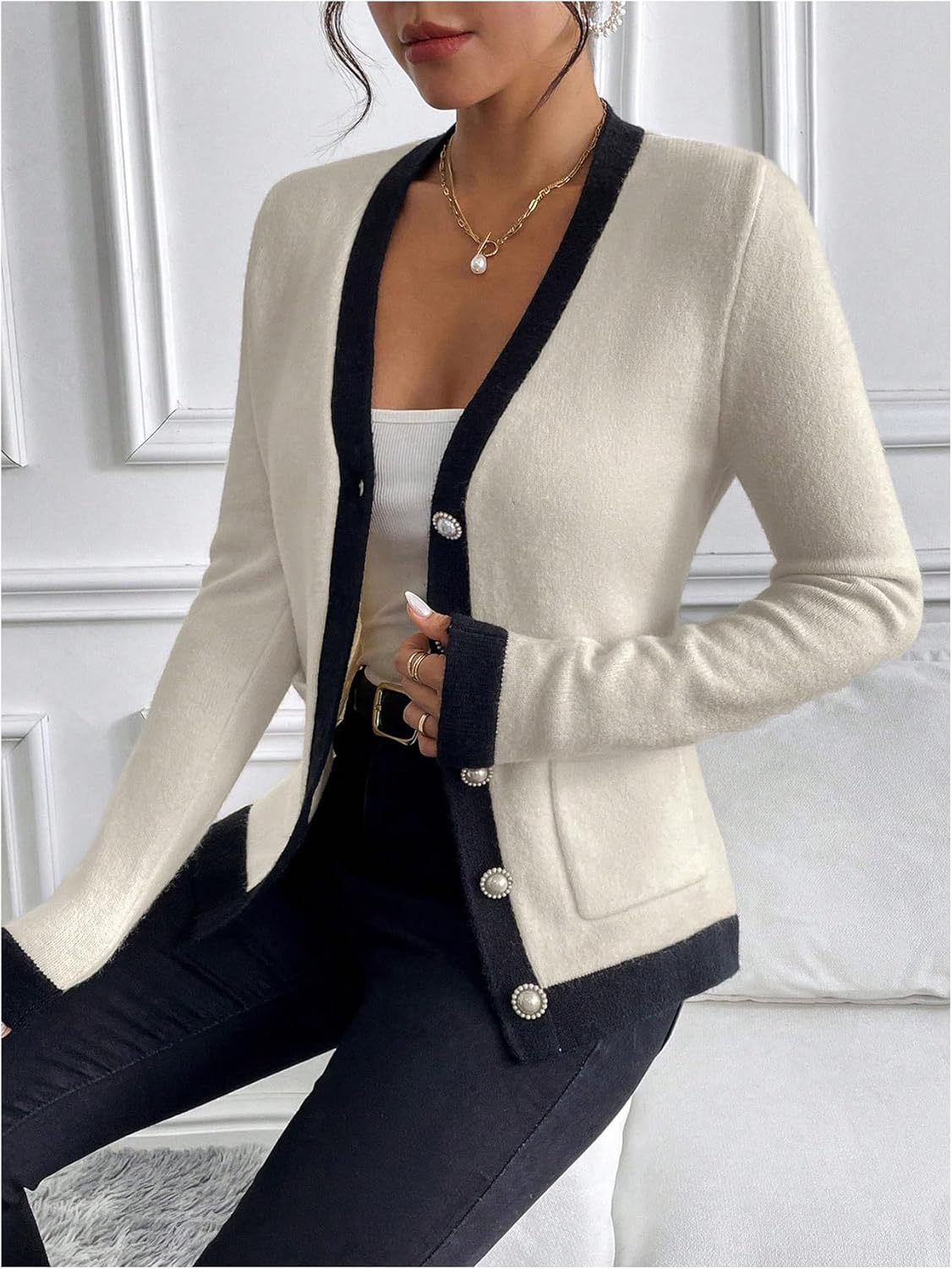 Verdusa Women's Old Money Pearl Button Up Cardigan Sweaters Elegant Knit Outerwear with Pockets - Image 4