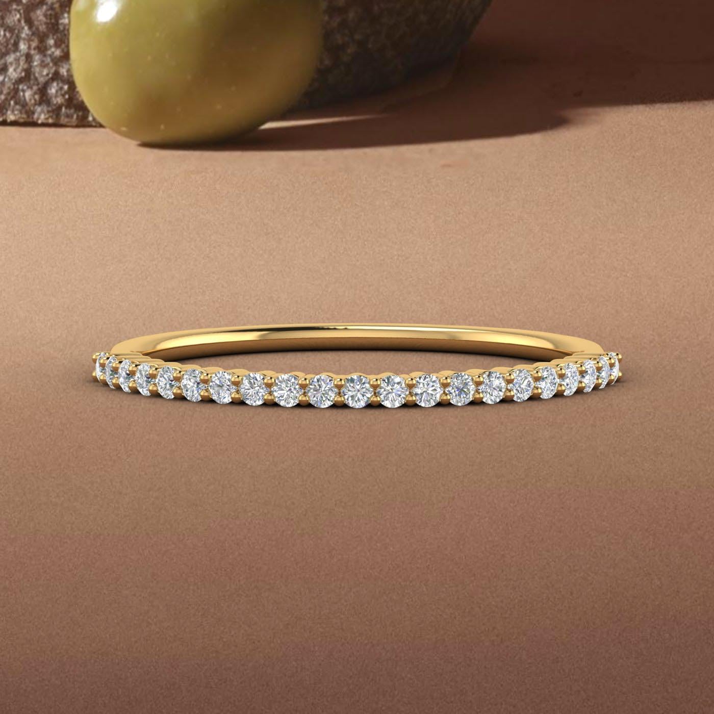 0.13 Carat Diamond Wedding Band Ring in 10K Gold