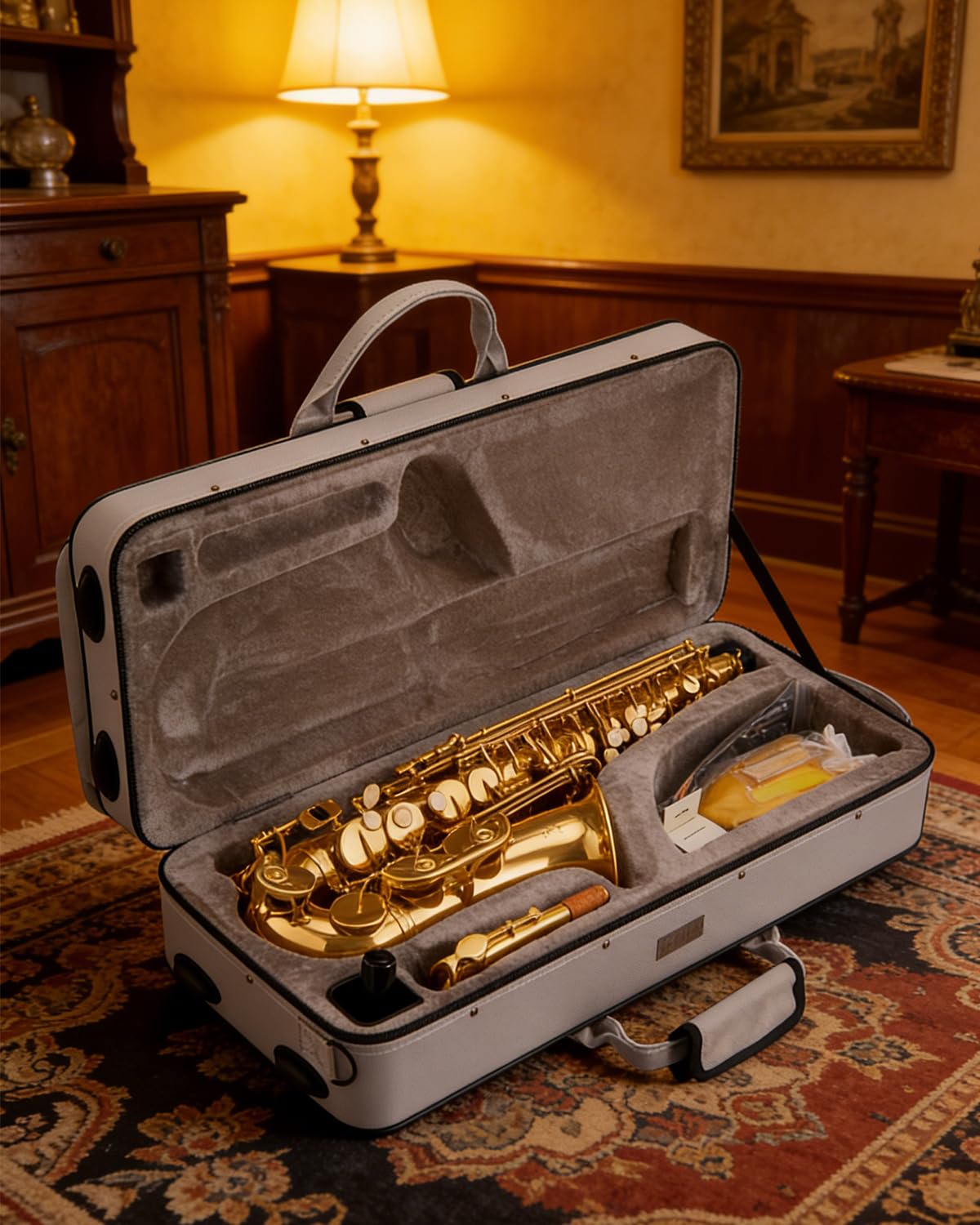 STRICH Kit de saxophone alto en cuivre pour débutants, comprenant une sangle de cou, un bec et des anches, destiné à la pratique à la maison et aux orchestres scolaires, SSA-31