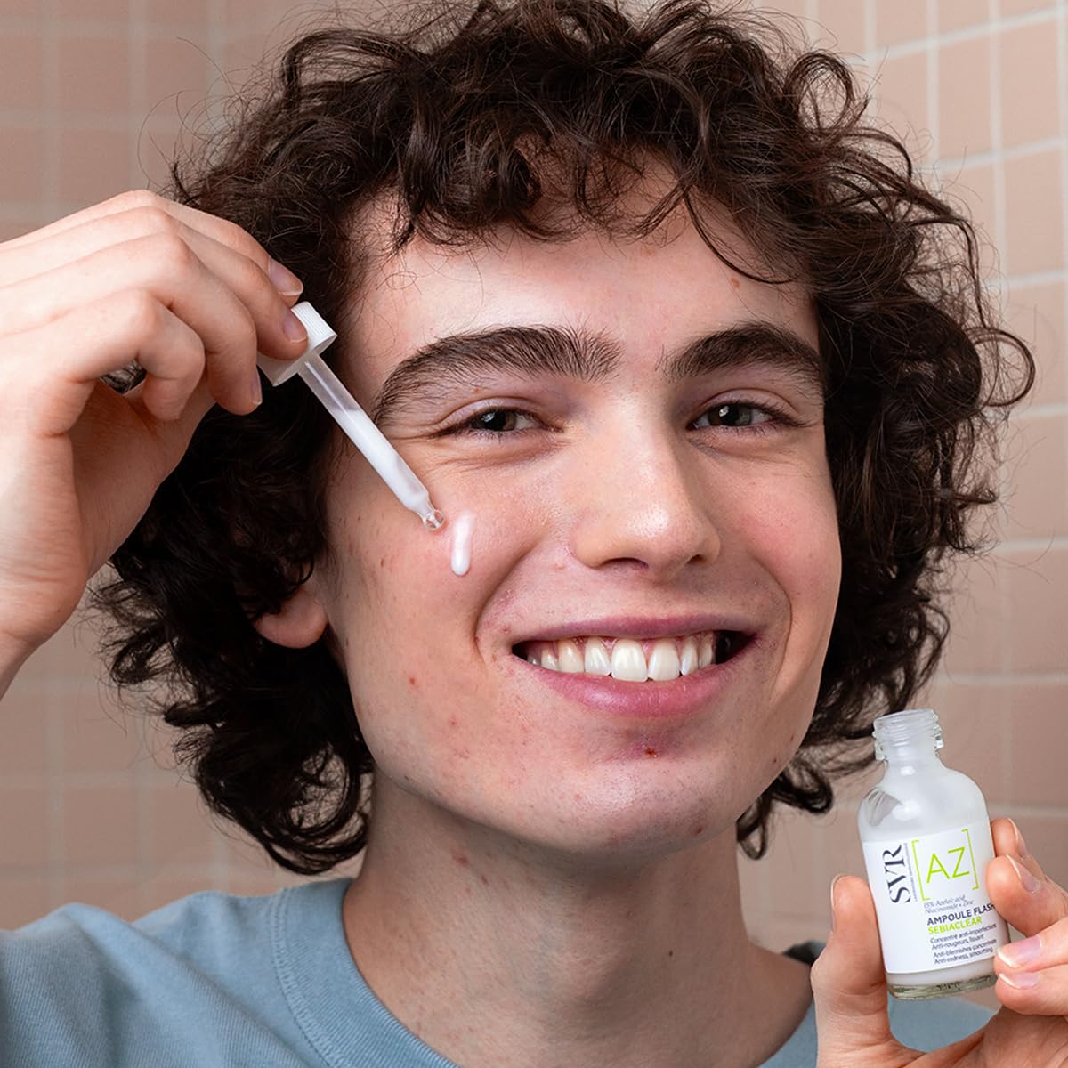 SVR - Ampolla Sebiaclear Flash - Gama Sebiaclear – Sérum anti-imperfecciones y anti-enrojecimiento – Para piel propensa al acné – Ácido azelaico 15%, Niacinamida – 30 ml