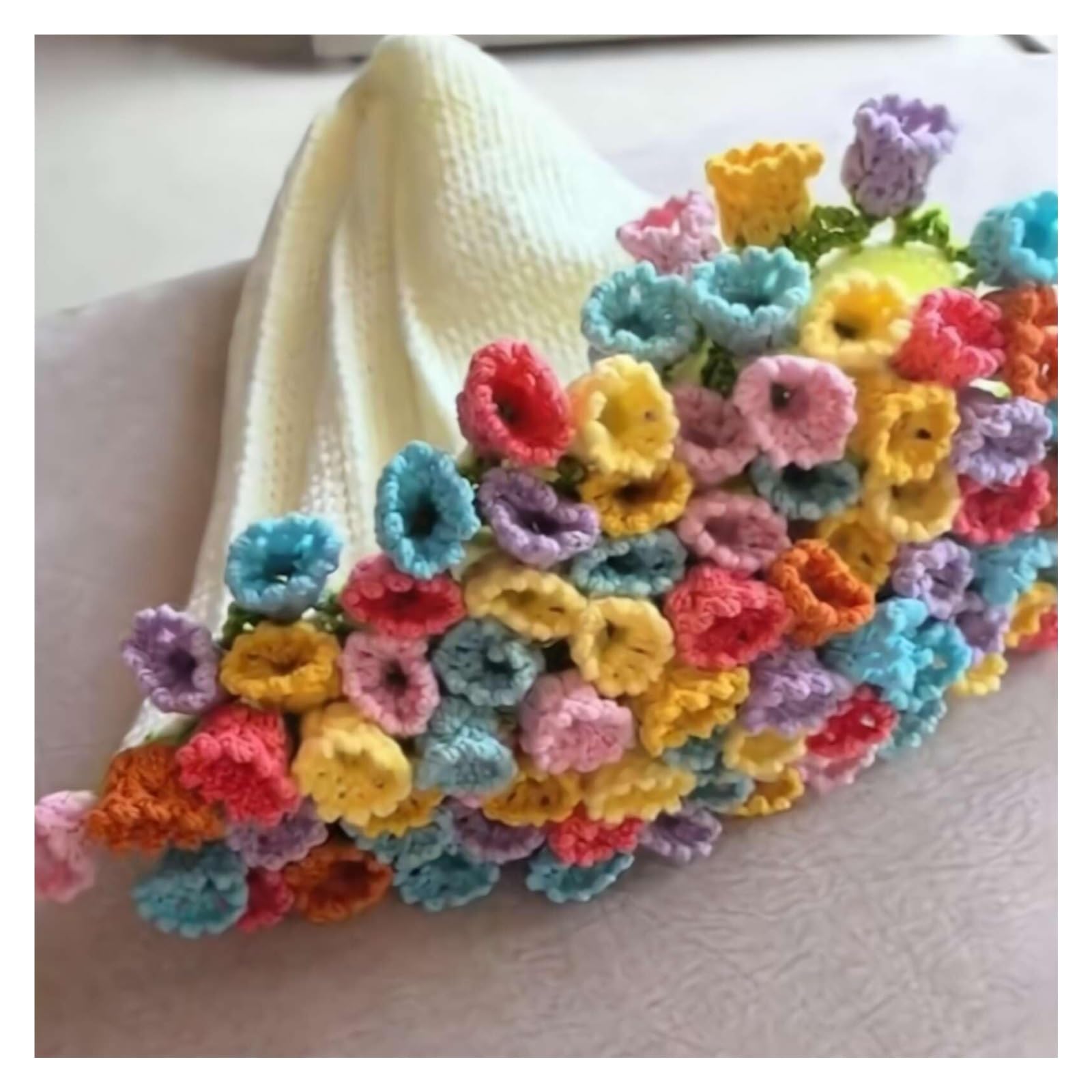 Couverture florale artisanale au crochet comme couvre-lit bohème fait main 80x80