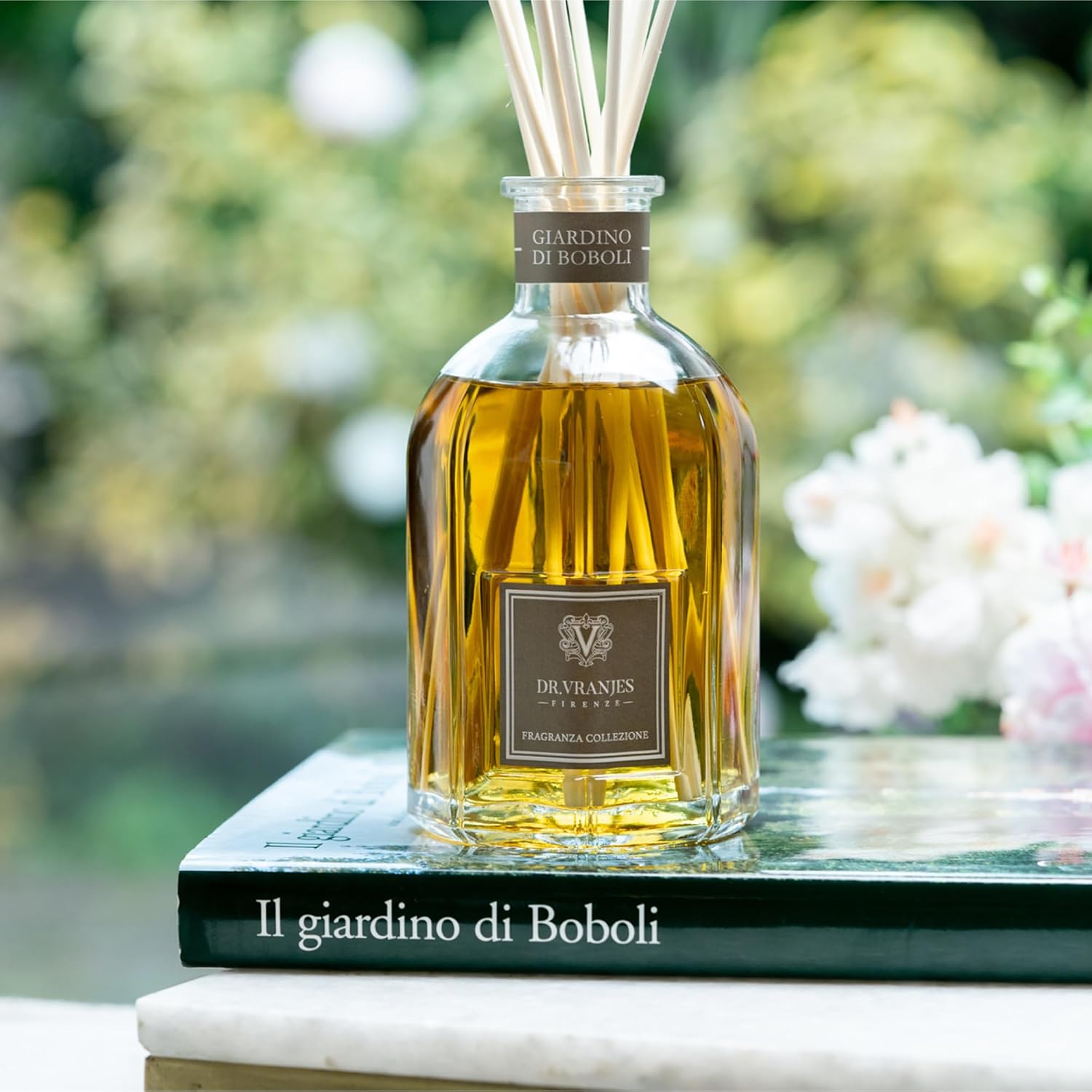 Dr. Vranjes – Giardino di Boboli Diffuser 500 ml Refill + Double Pack of White Sticks (3 Pieces Bundle) - Luxury Home Fragrance, Reed Diffuser, Main Scent Floral, Made in Italy