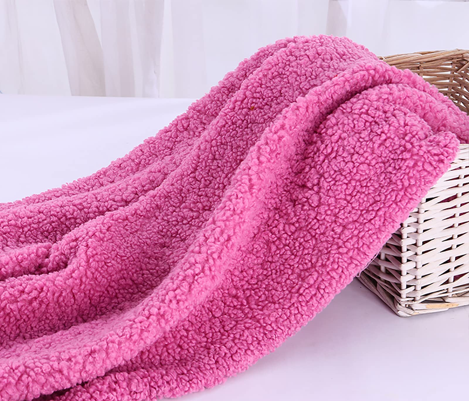 Gruba pluszowa tkanina sztuczne futro tkanina miś polar tkanina na tło materiały rzemieślnicze szalik DIY szycie ręcznie robione lalki poduszka poduszki do siedzenia, 160 * 100 cm (Kolor: różowo-czerwony)