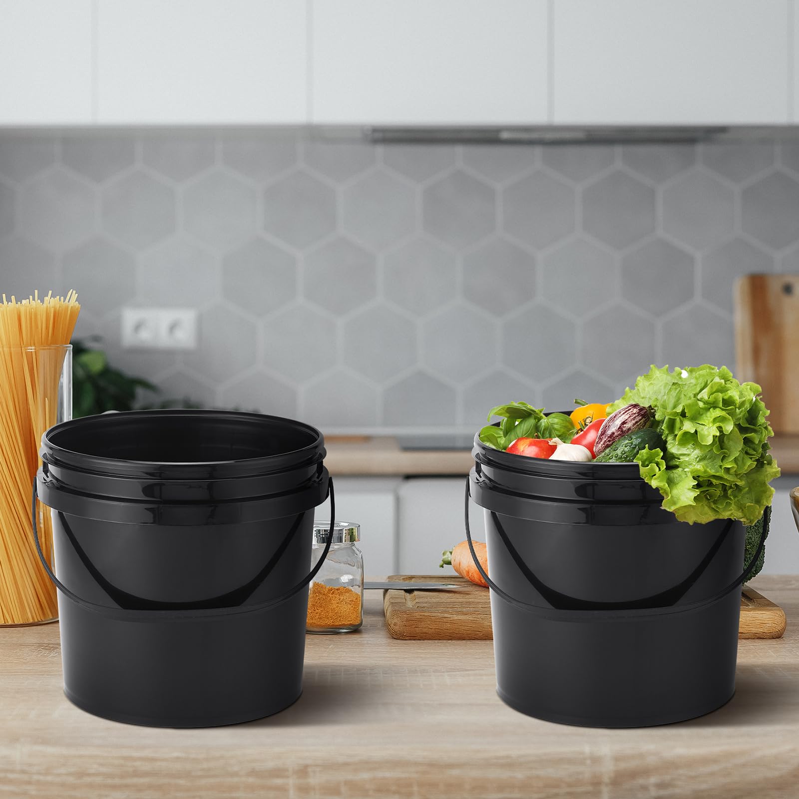 Gerrii 10 schwarze Kunststoffeimer mit Griff und Deckel, Lebensmittelbehälter, Allzweckeimer für Mehrzweckfarbe, Wasserkunst, Bastelprojekte, Garagenorganisation