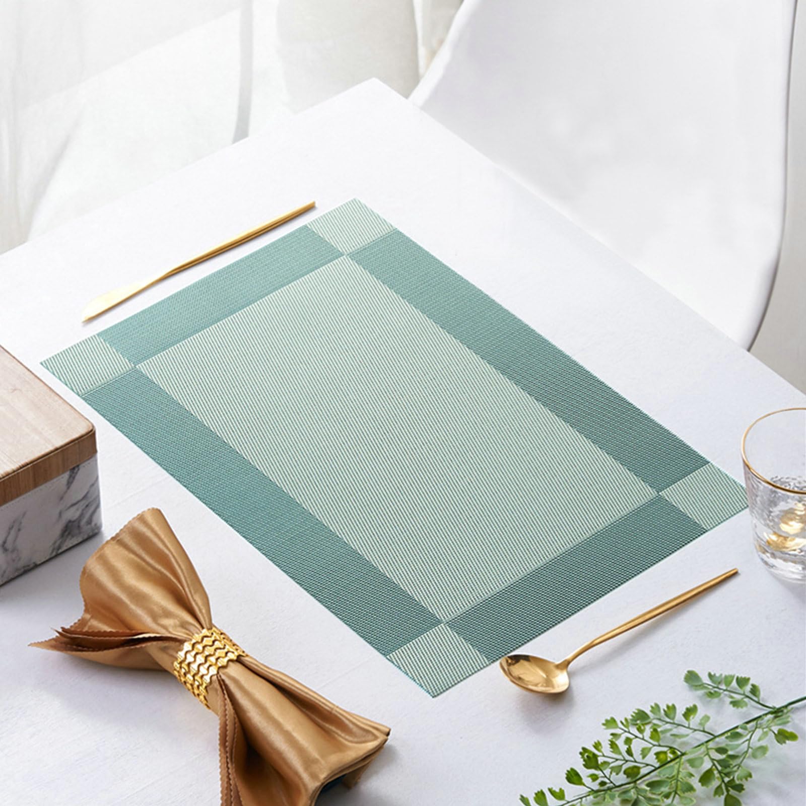Daesar Tovagliette All'Americana Lavabili PVC, Set di 6 Tovaglietta Cucina Lavabile Rettangolare Motivo Quadrato Intrecciata Tovagliette Antiscivolo, per Ristorante, Blu Verde, 45x30CM
