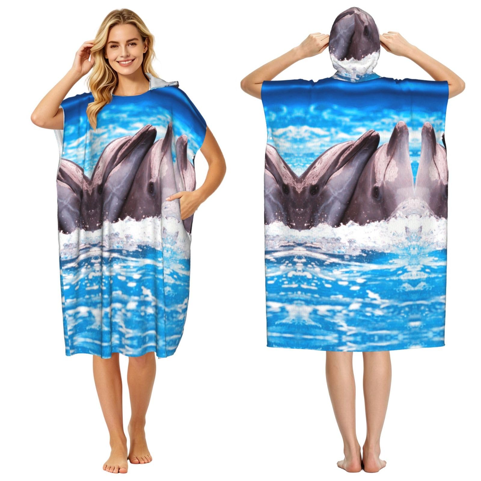 Peignoir à capuche dauphin fini la serviette trempée à la piscine et plage