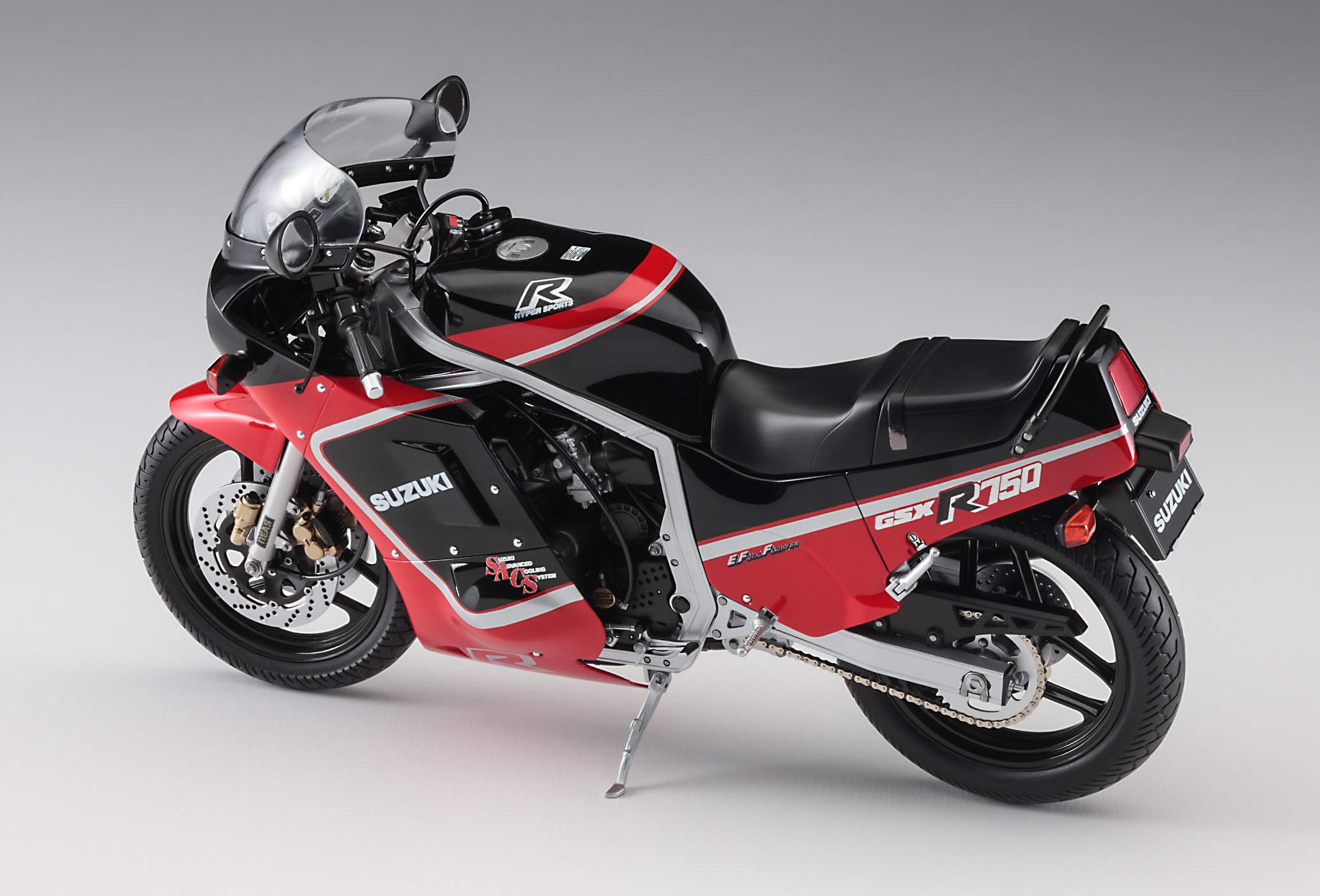Amazon.com: Hasegawa 1:12 Suzuki GSX-R750-H : Arts, Crafts & Sewing