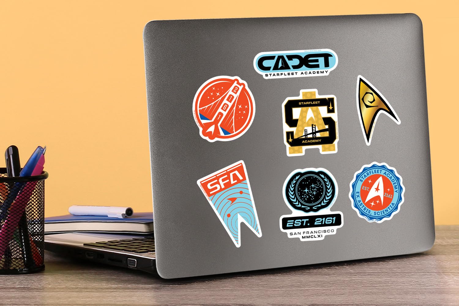Star Trek Starfleet Academy 50 ct grandi adesivi in vinile fustellati – Adesivi premium per interni ed esterni per laptop, bottiglia d'acqua, tablet, skateboard e altro
