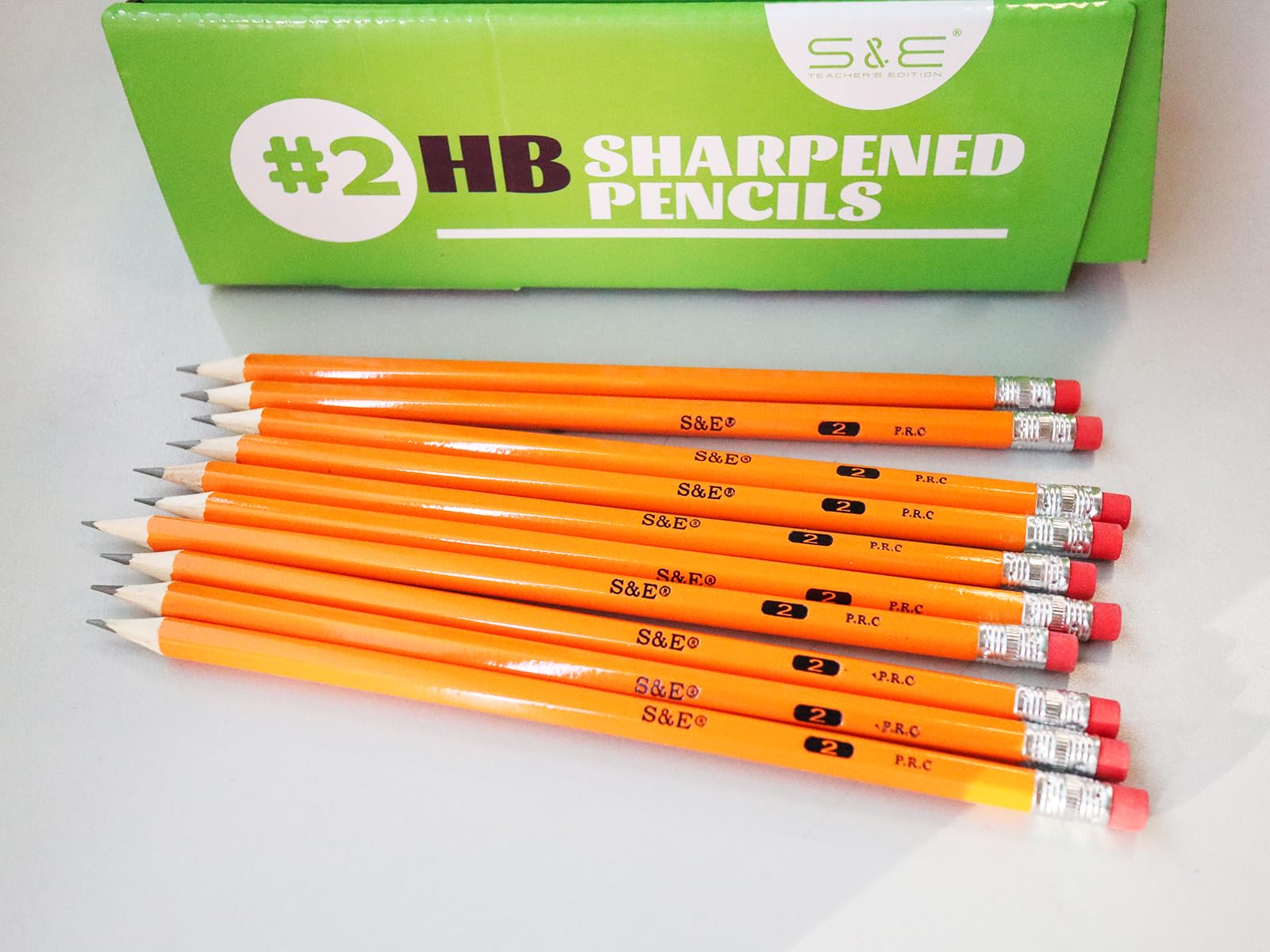 S & E TEACHER'S EDITION Lot de 200 crayons en bois #2, pré-aiguisés, 2 mines HB en vrac, crayons n°2, crayons jaunes avec gommes