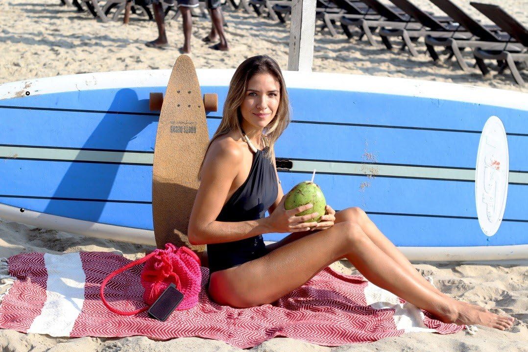 Urbanista Melbourne Bluetooth Speaker in Fluffy Cloud White, front view.